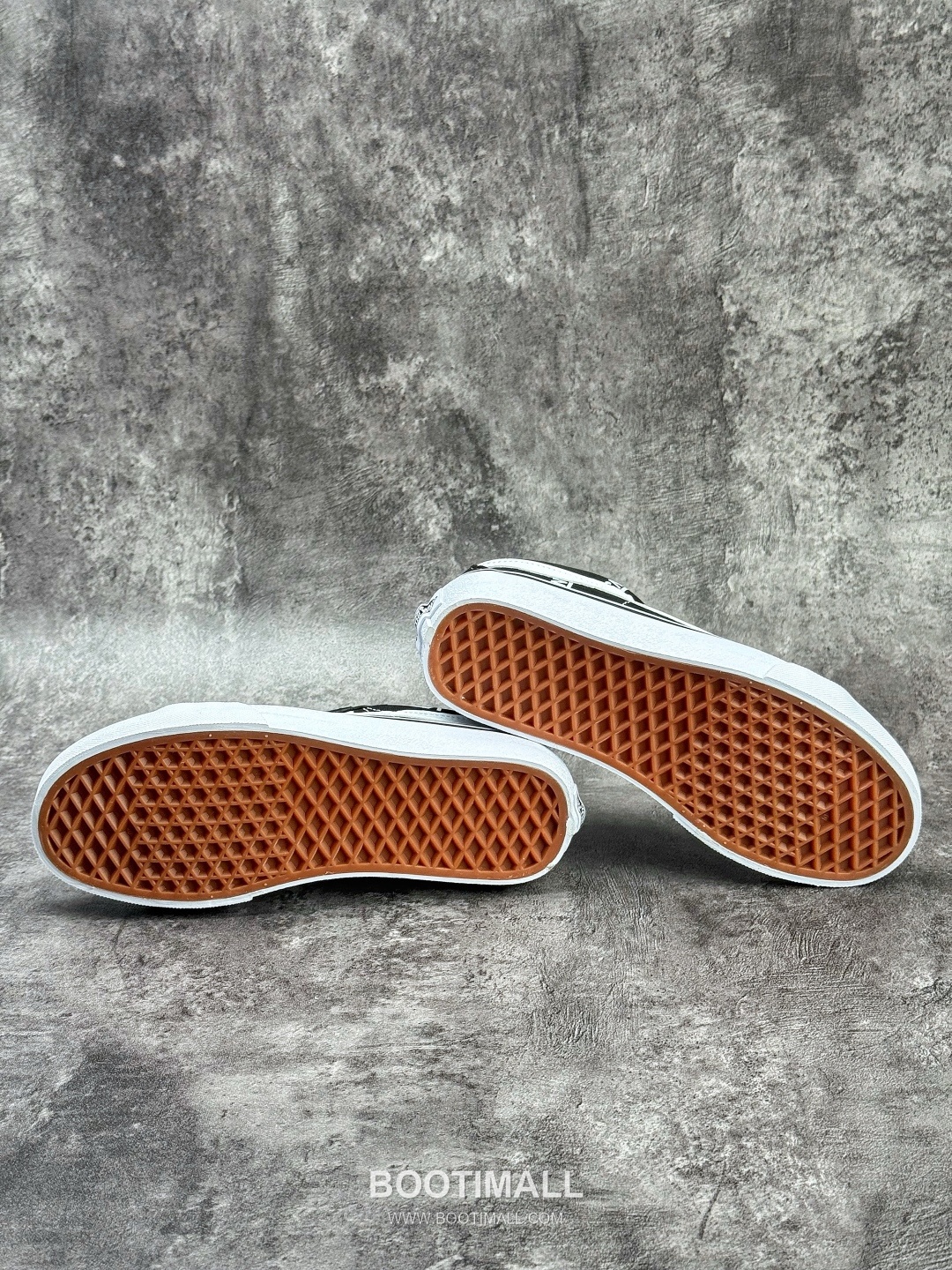 Vans Sk8-Low Canvas Low Sneakers 반스 스케이트-로우 캔버스 로우 스니커즈

--- 7
