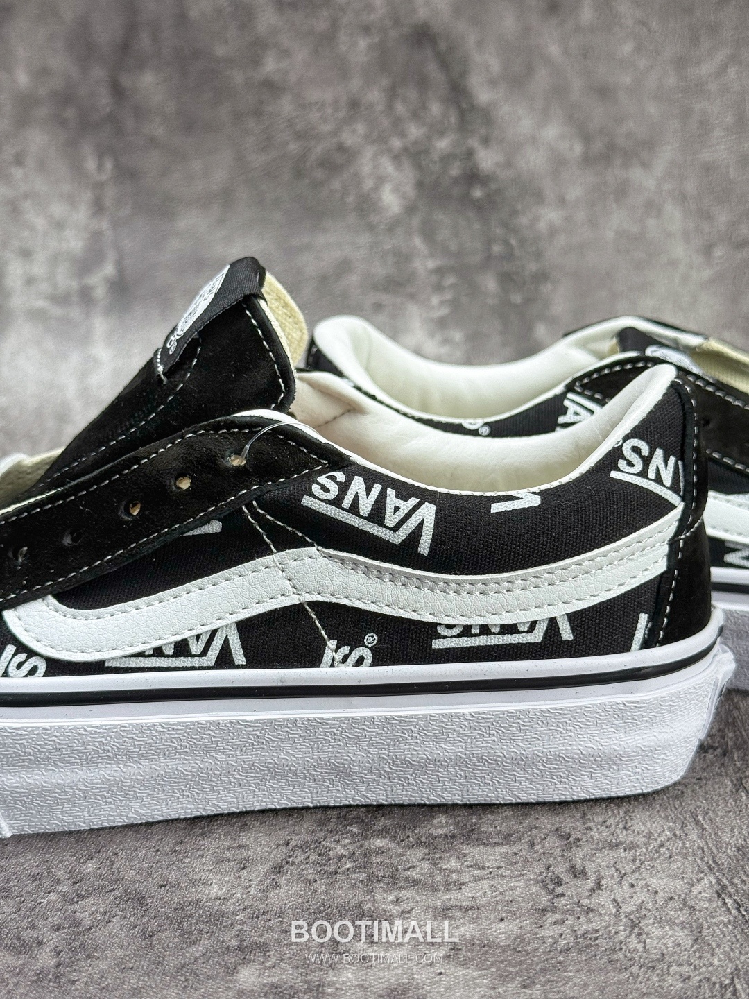 Vans Sk8-Low Canvas Low Sneakers 반스 스케이트-로우 캔버스 로우 스니커즈

--- 9