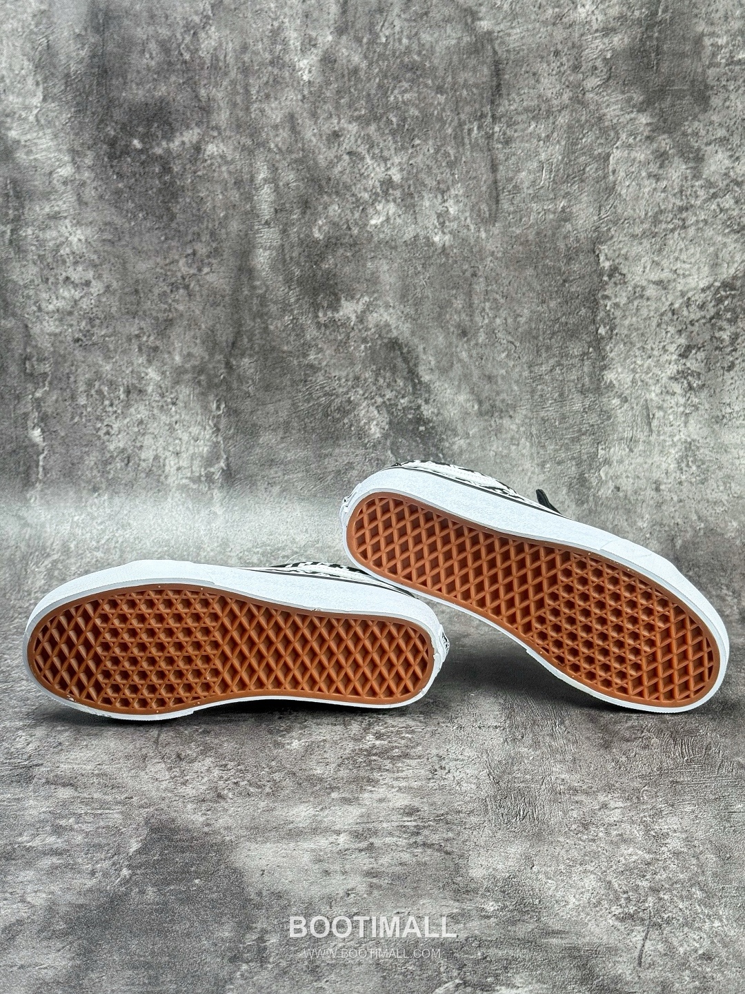 Vans Sk8-Low Canvas Low Sneakers 반스 스케이트-로우 캔버스 로우 스니커즈

--- 7