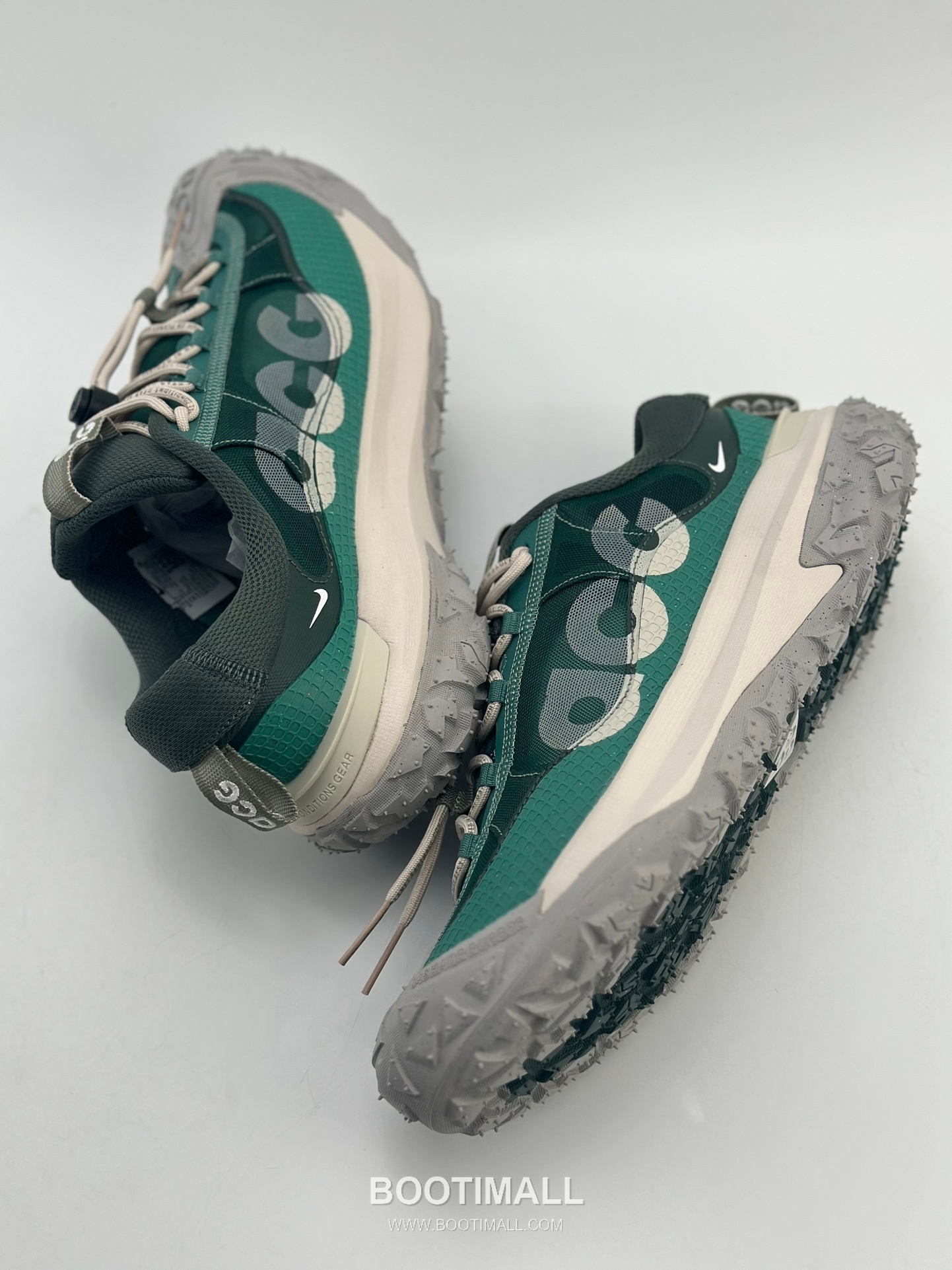 Nike ACG Mountain Fly 2 Low Mesh Trail Sneakers 나이키 ACG 마운틴 플라이 2 로우 메쉬 트레일 스니커즈

--- 3