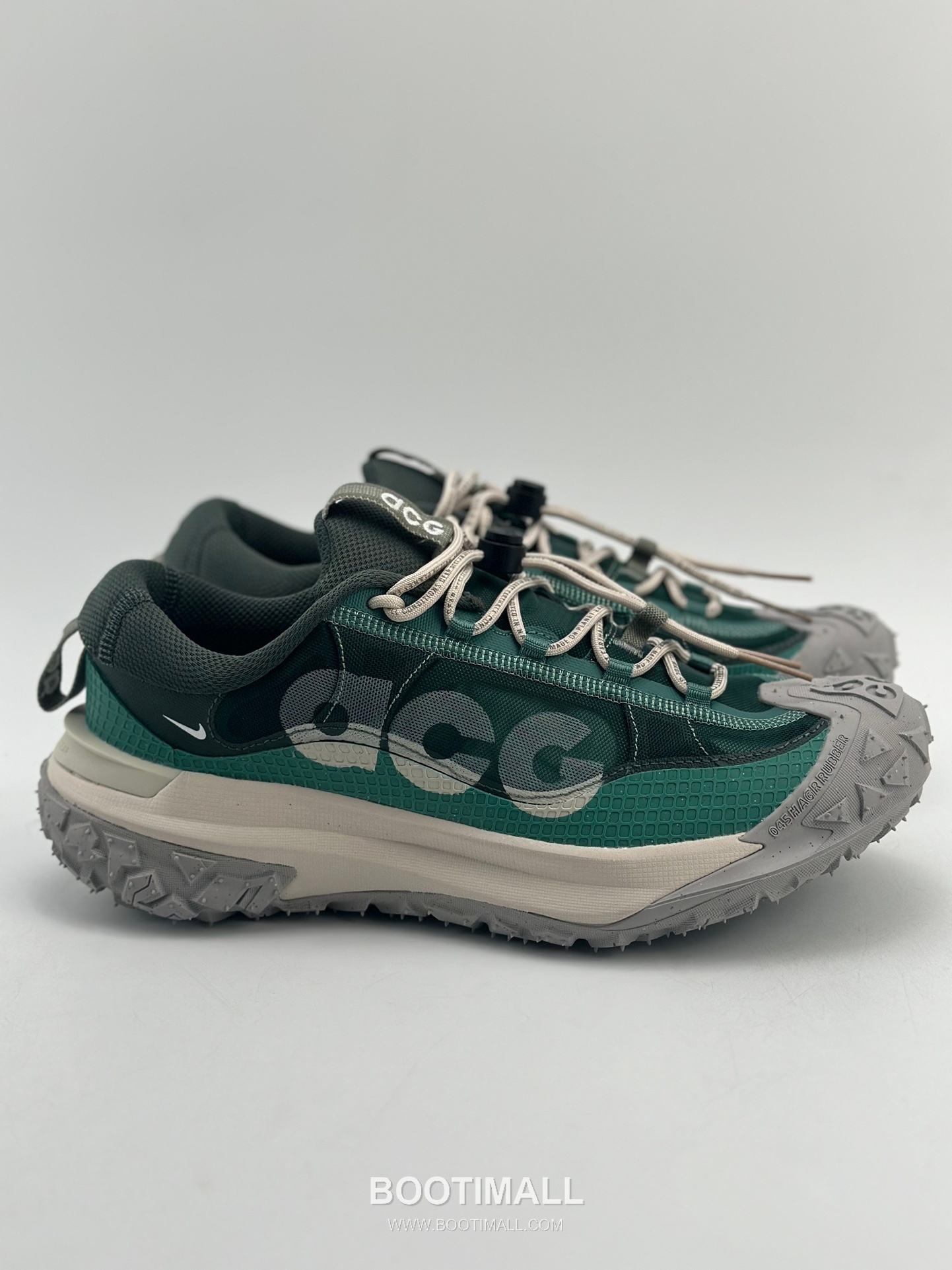 Nike ACG Mountain Fly 2 Low Mesh Trail Sneakers 나이키 ACG 마운틴 플라이 2 로우 메쉬 트레일 스니커즈

--- 4