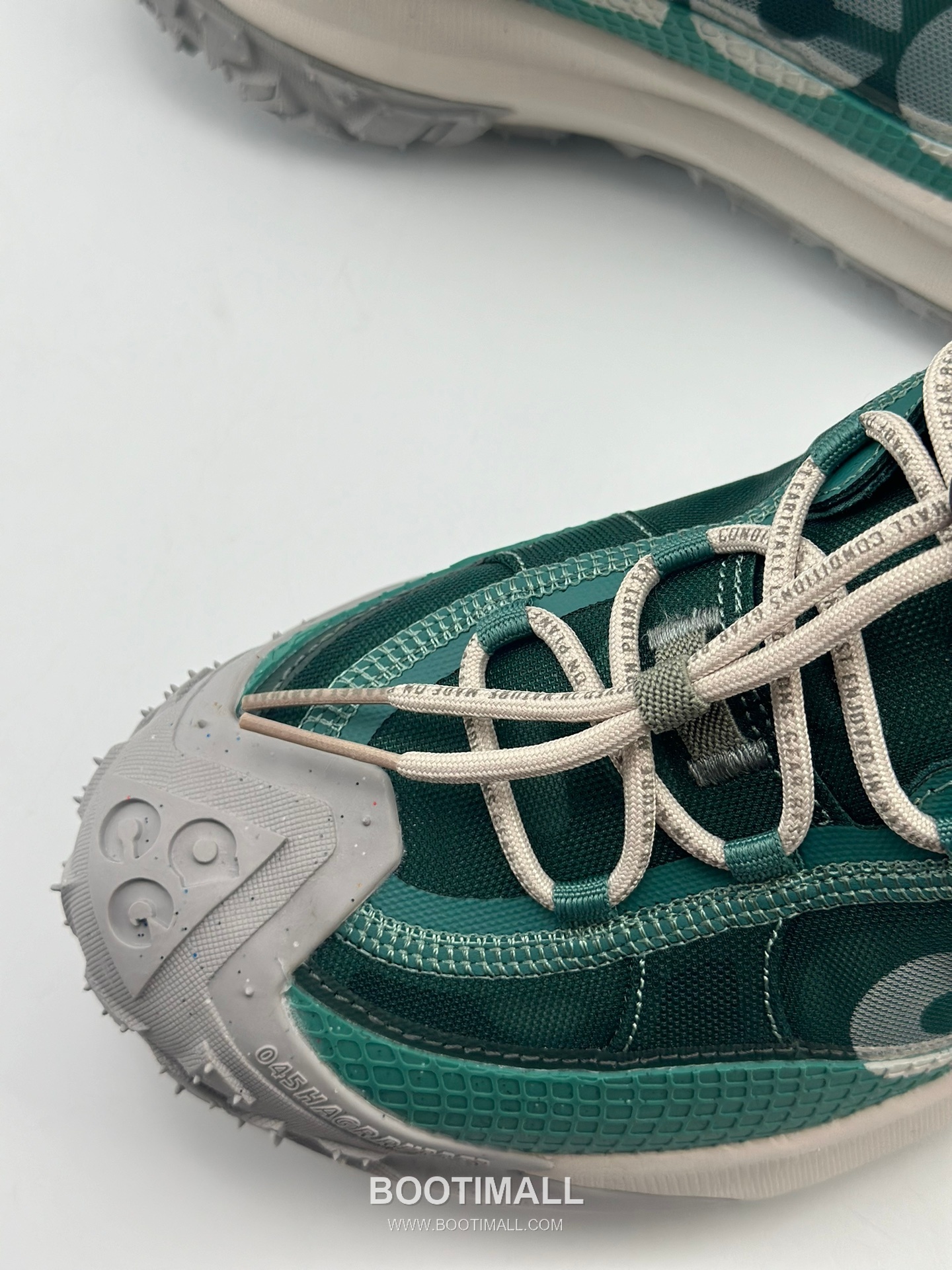 Nike ACG Mountain Fly 2 Low Mesh Trail Sneakers 나이키 ACG 마운틴 플라이 2 로우 메쉬 트레일 스니커즈

--- 8