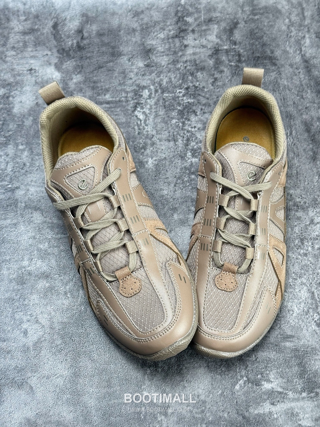 Ecco Biom Lite W Mesh Leather Low Sneakers 에코 바이옴 라이트 W 메쉬 레더 로우 스니커즈

--- 2