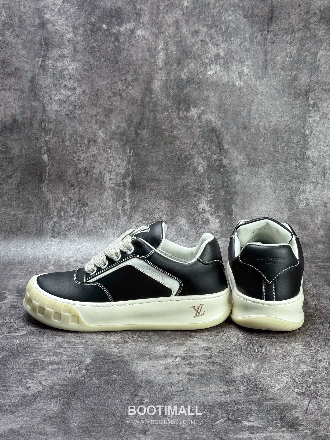 Louis Vuitton Tilted Monogram Denim Low Sneakers 루이비통 틸티드 모노그램 데님 로우 스니커즈

--- 6
