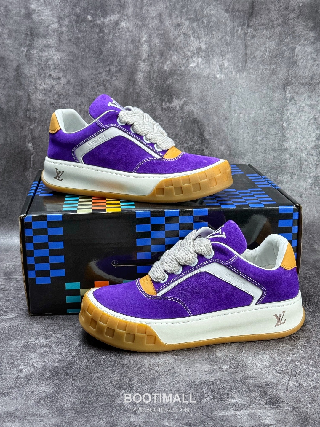 Louis Vuitton Tilted Monogram Denim Low Sneakers 루이비통 틸티드 모노그램 데님 로우 스니커즈

--- 4