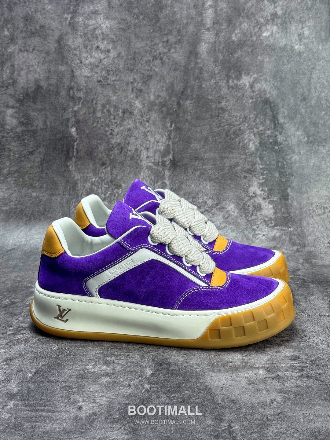 Louis Vuitton Tilted Monogram Denim Low Sneakers 루이비통 틸티드 모노그램 데님 로우 스니커즈

--- 5