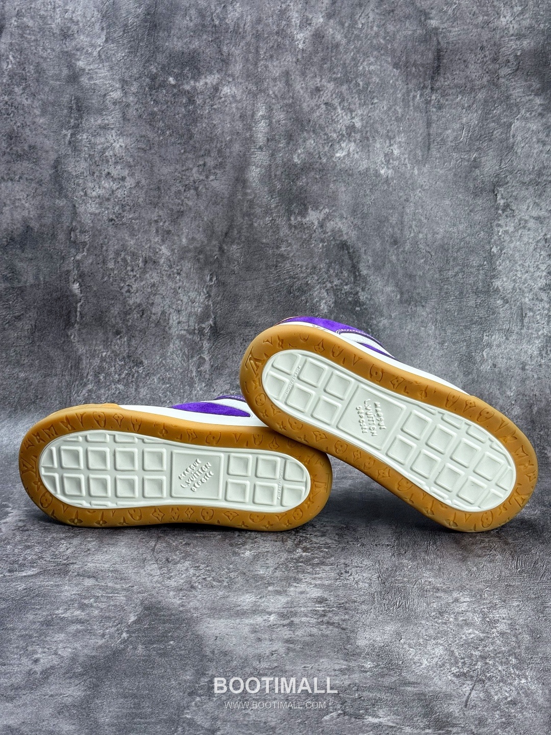 Louis Vuitton Tilted Monogram Denim Low Sneakers 루이비통 틸티드 모노그램 데님 로우 스니커즈

--- 7