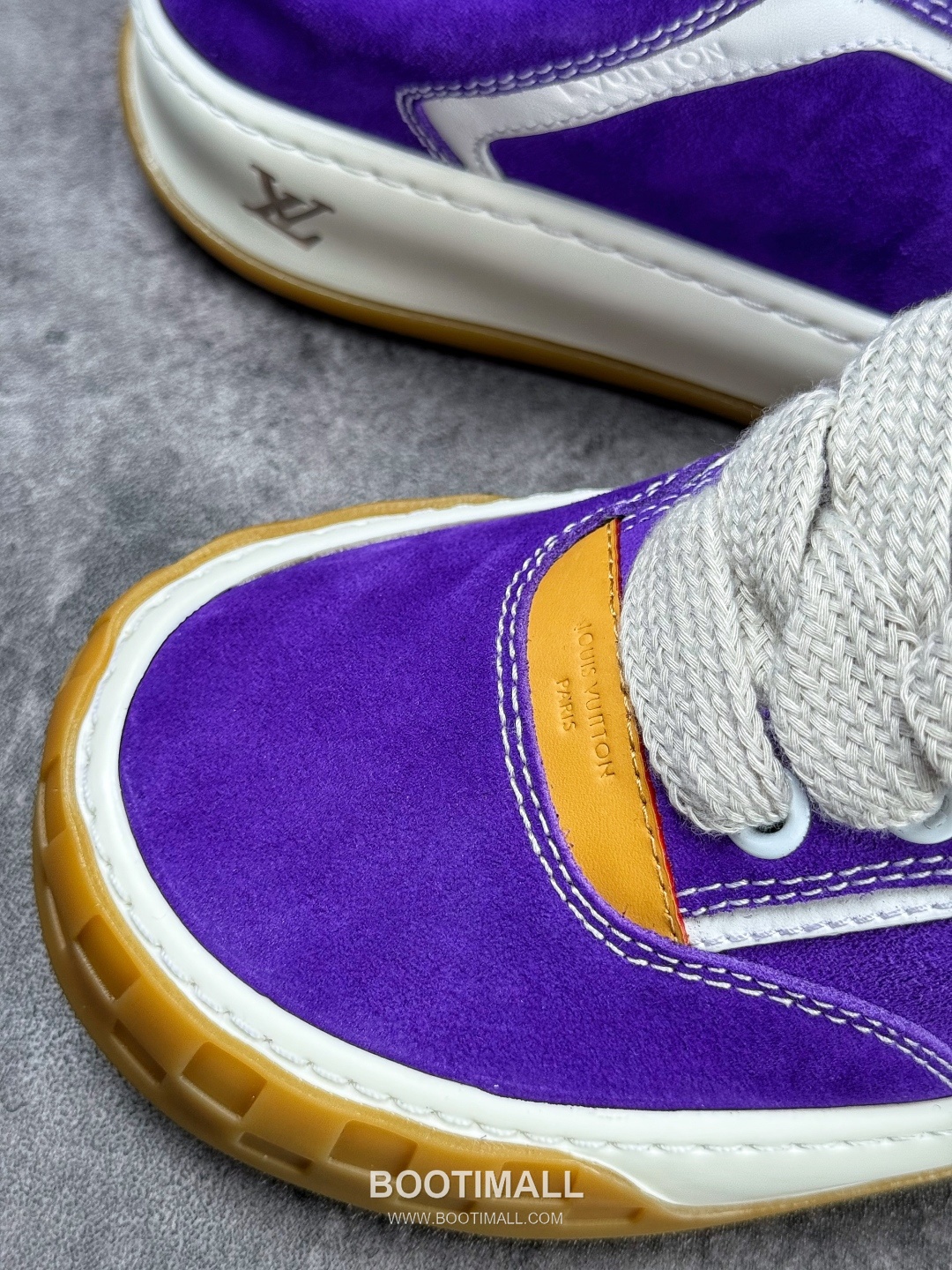 Louis Vuitton Tilted Monogram Denim Low Sneakers 루이비통 틸티드 모노그램 데님 로우 스니커즈

--- 8