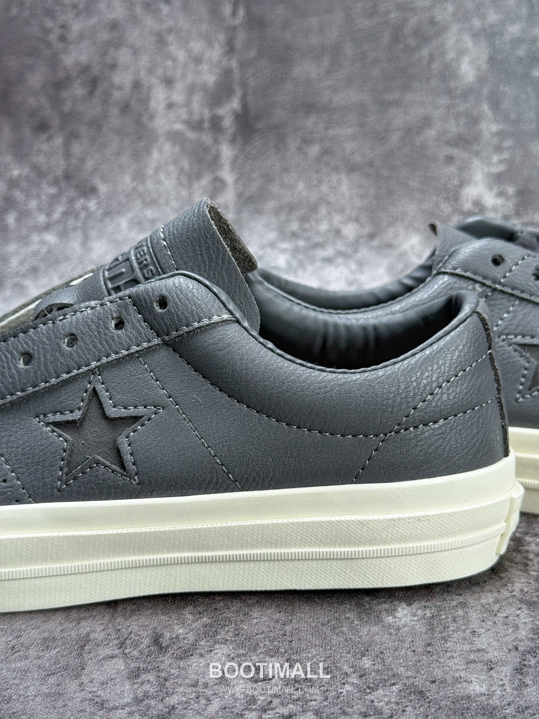 Converse One Star Pro Leather Low Sneakers 컨버스 원스타 프로 레더 로우 스니커즈

--- 9