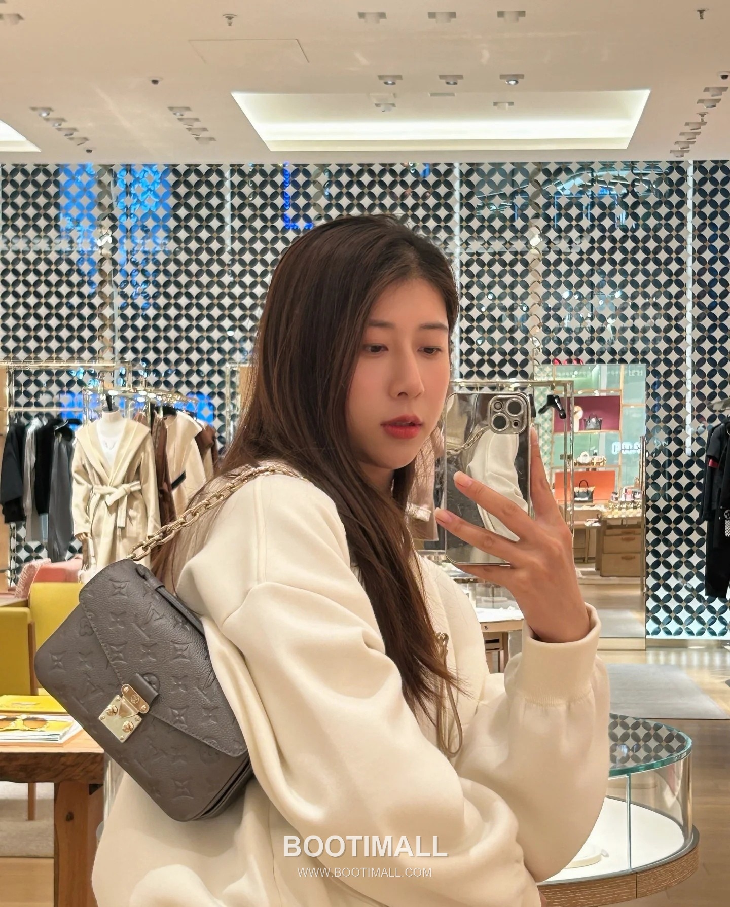 Louis Vuitton Pochette Métis East West M11998 Monogram Empreinte Leather Shoulder Bag 루이비통 포쉐트 메티스 이스트 웨스트 모노그램 앙프렝뜨 가죽 숄더백 21.5cm 2