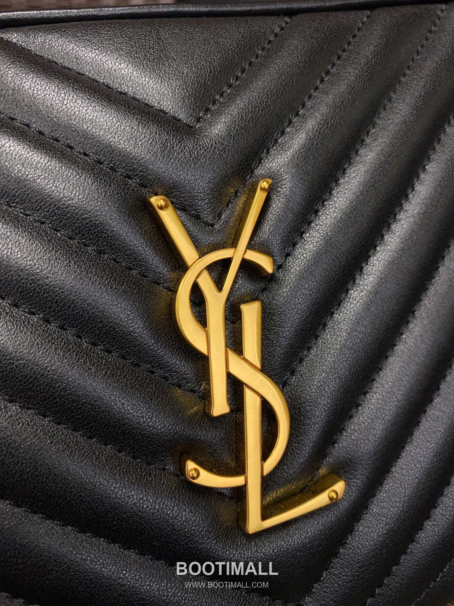 Saint Laurent Lou Camera Bag Calfskin Leather Shoulder Bag 생로랑 루 카메라백 카프스킨 가죽 숄더백 23cm 15