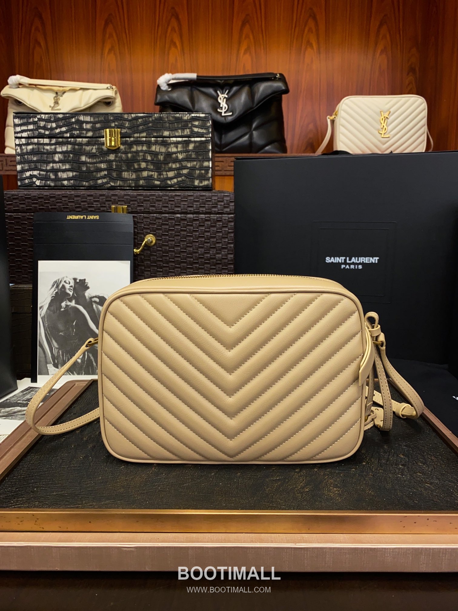 Saint Laurent Lou Camera Bag Calfskin Leather Shoulder Bag 생로랑 루 카메라백 카프스킨 가죽 숄더백 23cm 3