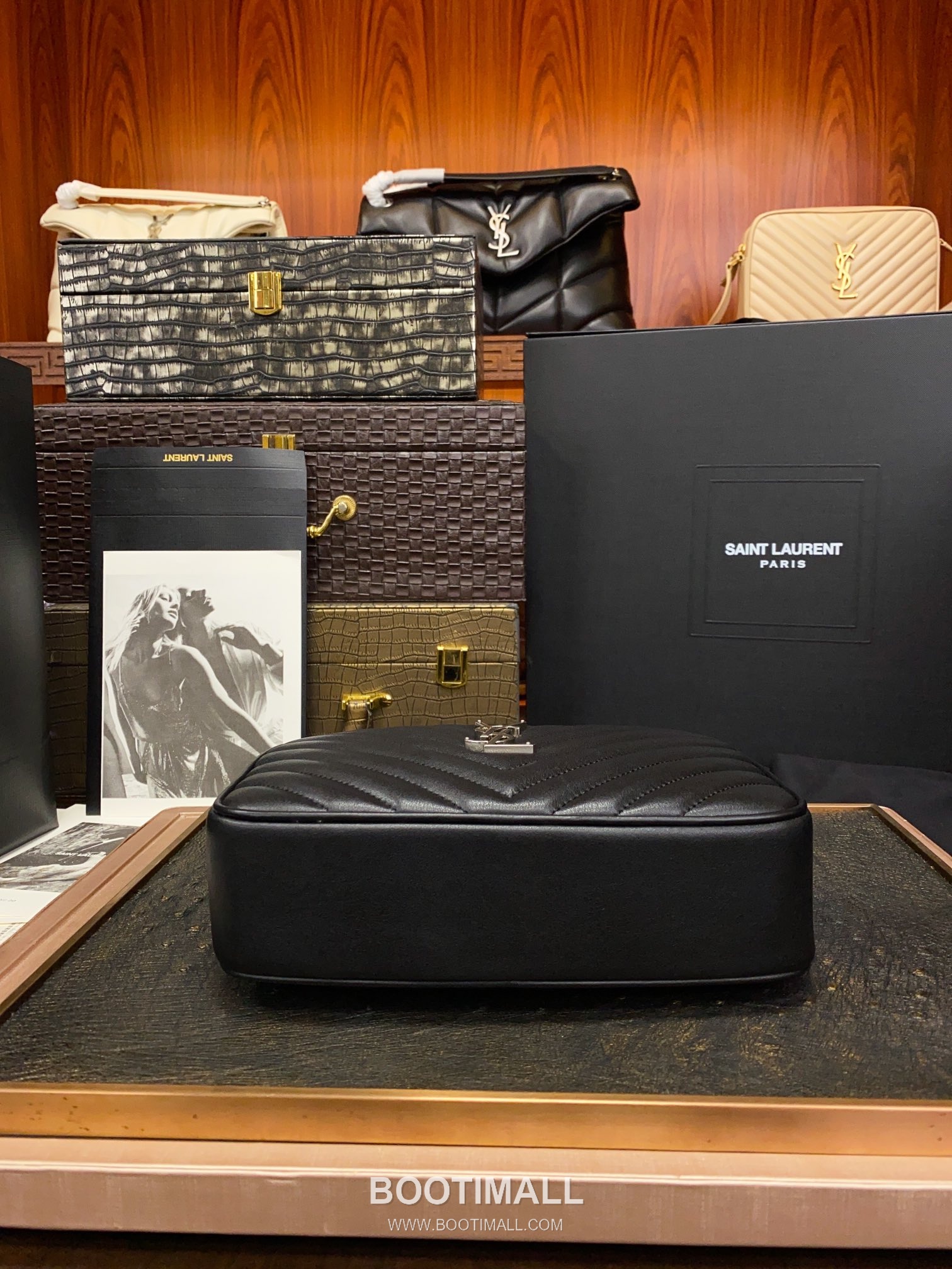 Saint Laurent Lou Camera Bag Calfskin Leather Shoulder Bag 생로랑 루 카메라백 카프스킨 가죽 숄더백 23cm 4