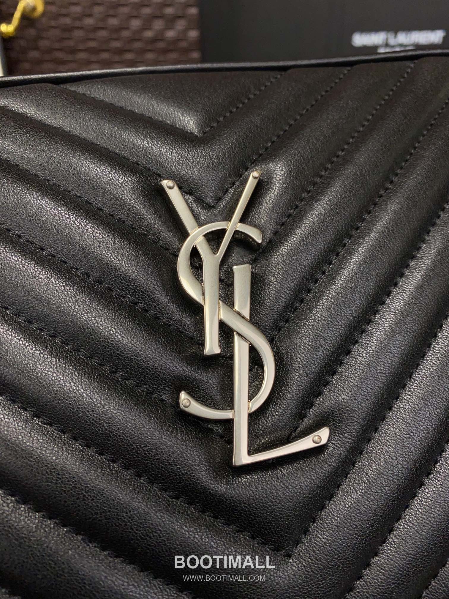 Saint Laurent Lou Camera Bag Calfskin Leather Shoulder Bag 생로랑 루 카메라백 카프스킨 가죽 숄더백 23cm 5