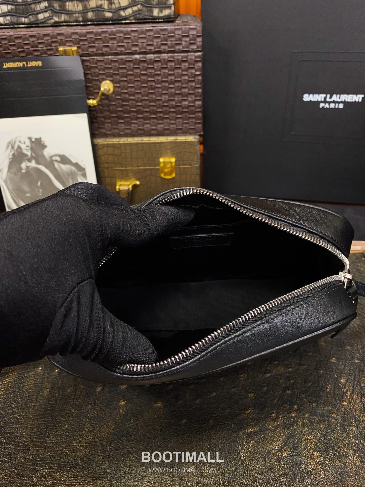 Saint Laurent Lou Camera Bag Calfskin Leather Shoulder Bag 생로랑 루 카메라백 카프스킨 가죽 숄더백 23cm 8