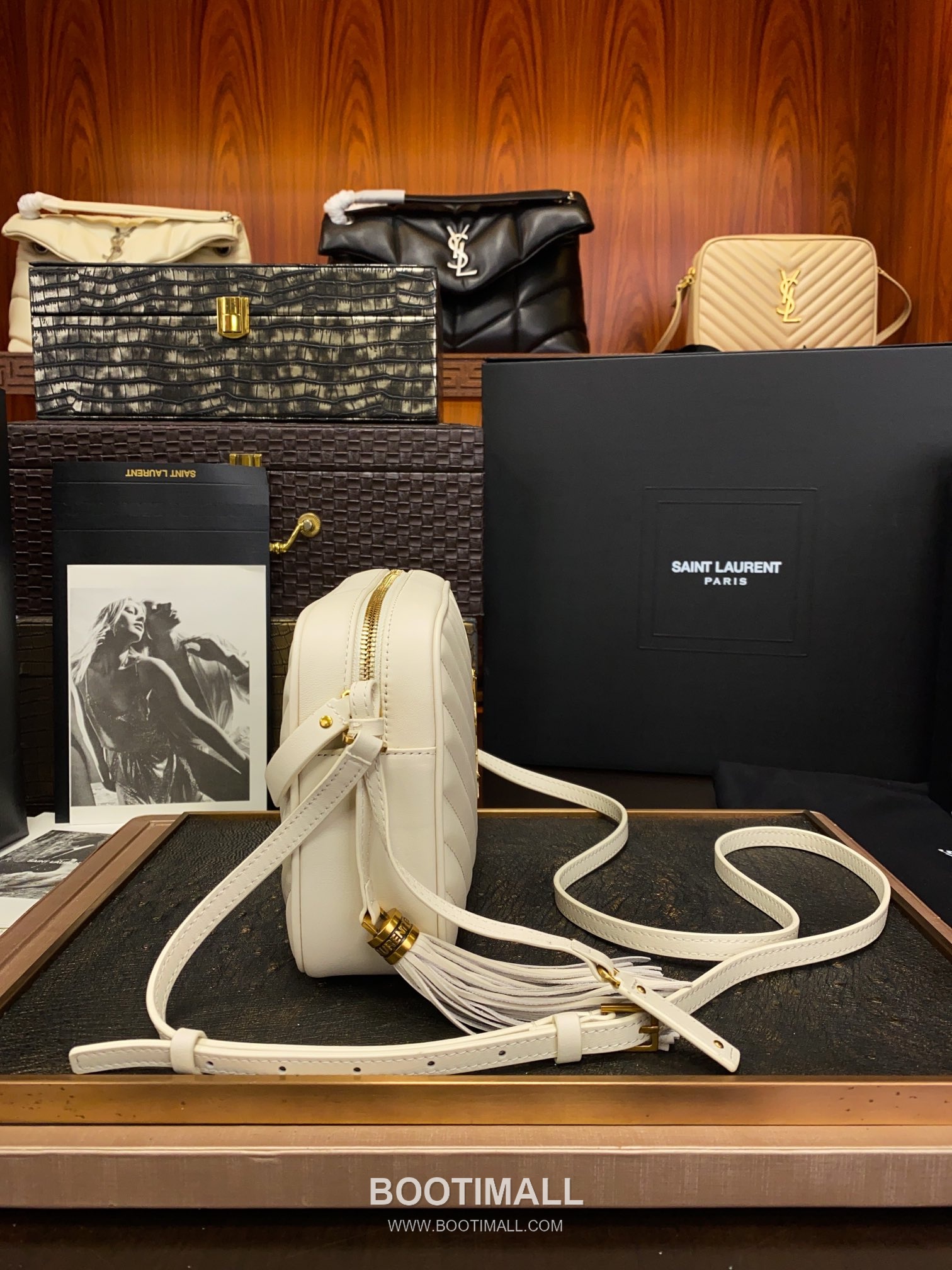 Saint Laurent Lou Camera Bag Calfskin Leather Shoulder Bag 생로랑 루 카메라백 카프스킨 가죽 숄더백 23cm- 2