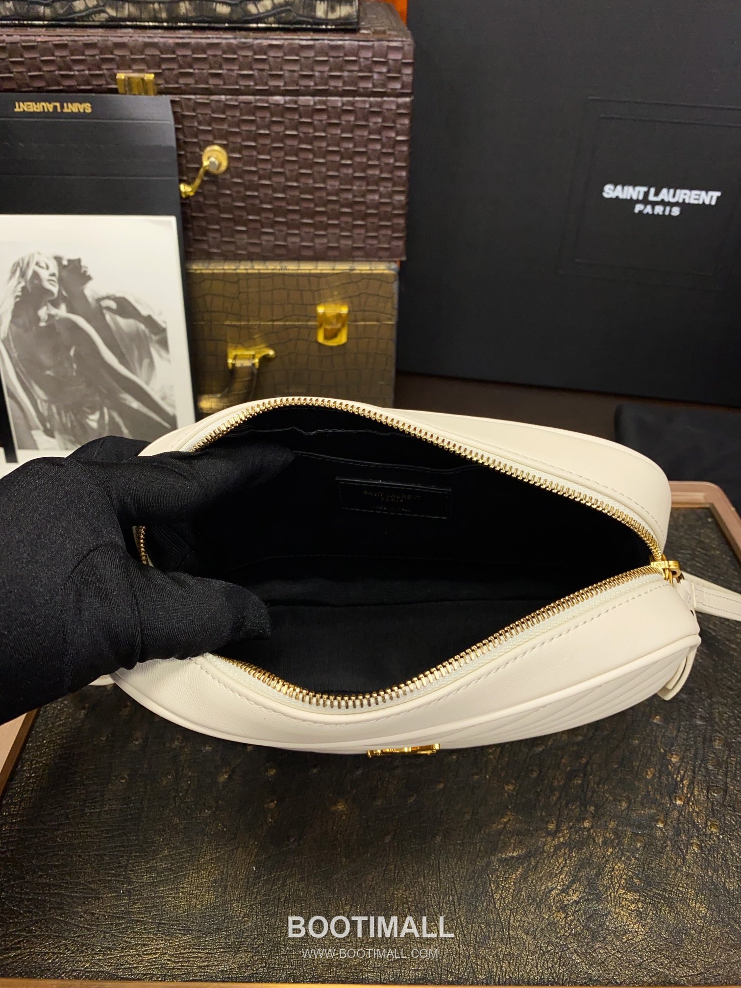 Saint Laurent Lou Camera Bag Calfskin Leather Shoulder Bag 생로랑 루 카메라백 카프스킨 가죽 숄더백 23cm- 8