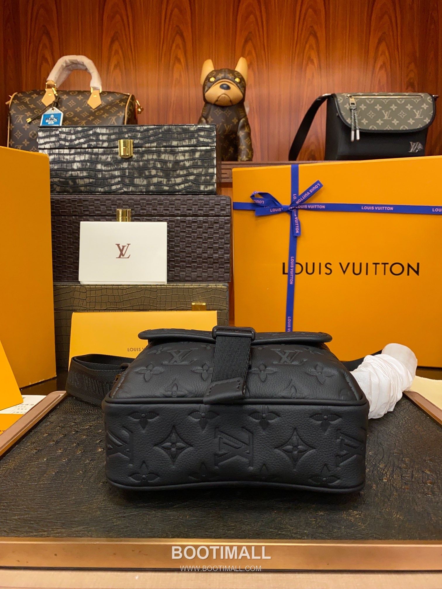 Louis Vuitton Getaway Messenger Bag M12516 Monogram Shadow Leather Bag 루이비통 게터웨이 메신저백 모노그램 섀도우 가죽 백 18cm 11