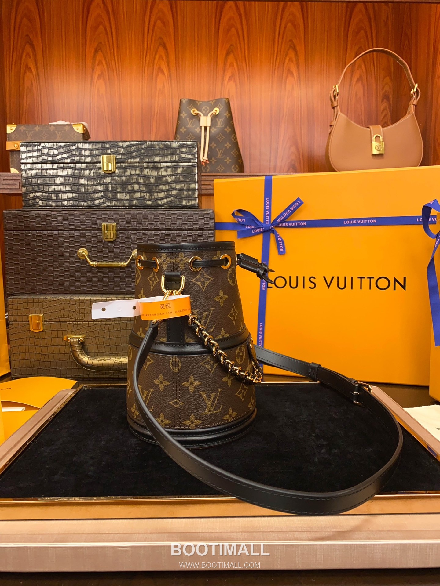 Louis Vuitton Canoé Bag M83480 Monogram Canvas Bucket Bag 루이비통 카노에 모노그램 캔버스 버킷백 20.5cm 5