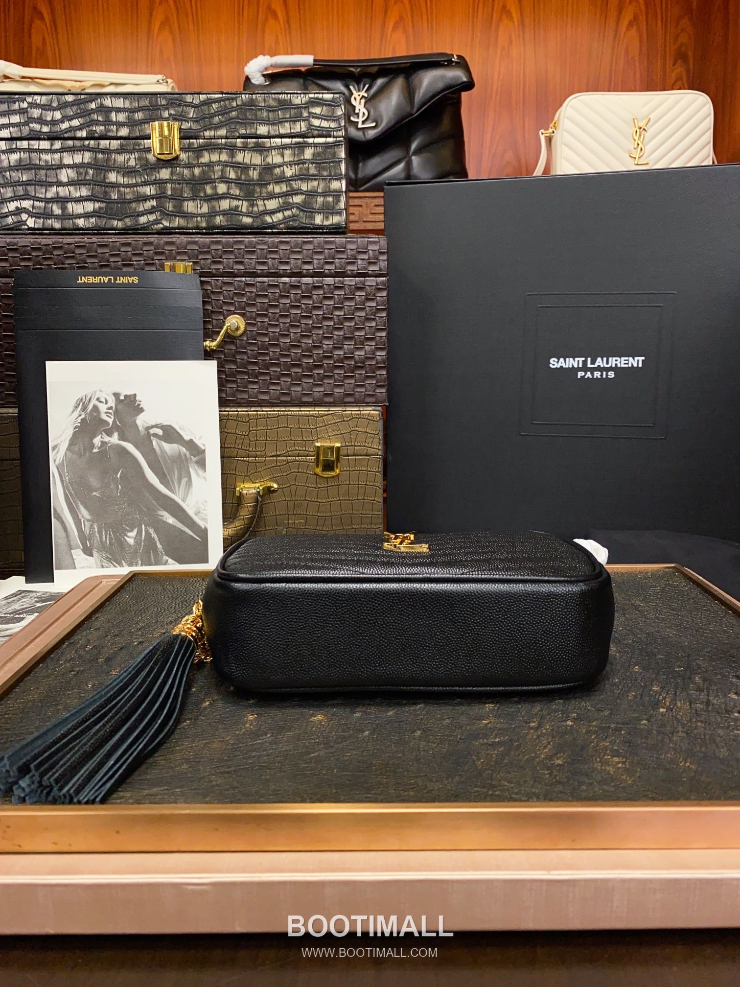 Saint Laurent Lou Camera Bag 612579 Calfskin Leather Shoulder Bag 생로랑 루 카메라백 카프스킨 가죽 숄더백 19cm 4