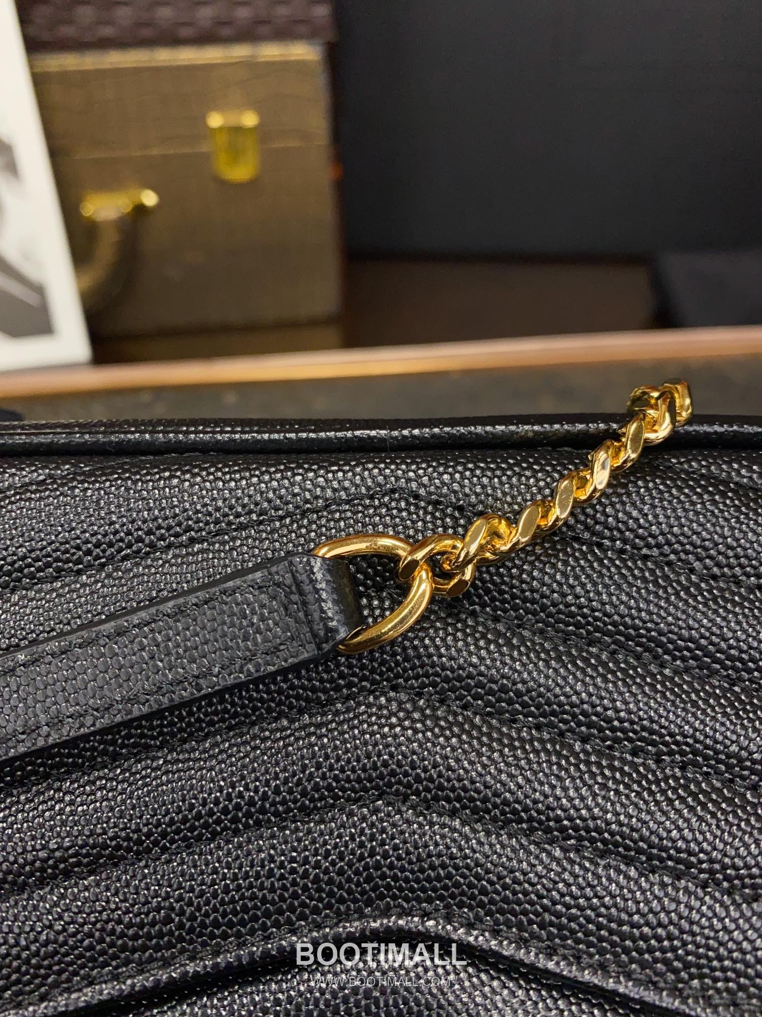 Saint Laurent Lou Camera Bag 612579 Calfskin Leather Shoulder Bag 생로랑 루 카메라백 카프스킨 가죽 숄더백 19cm 7