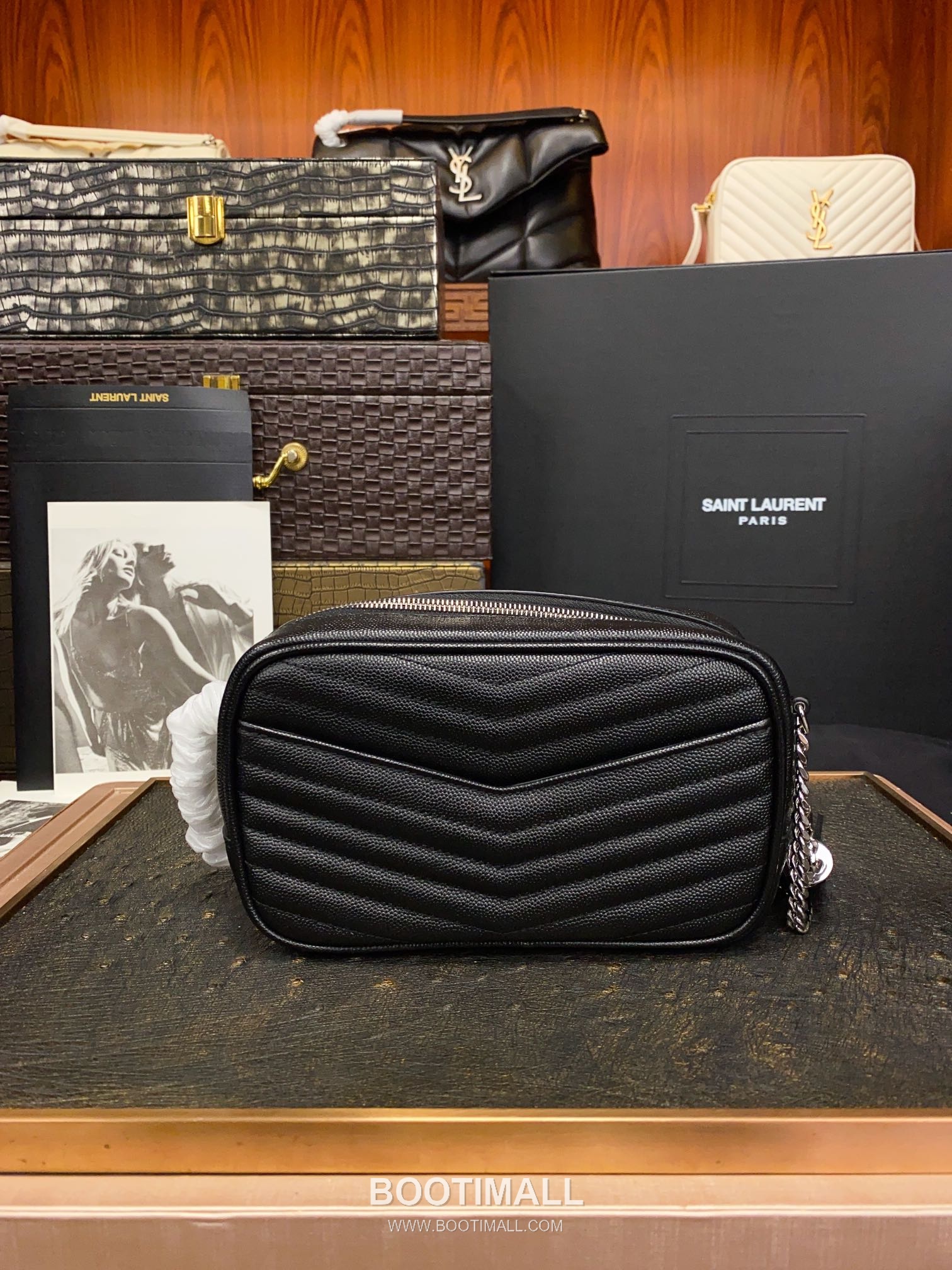 Saint Laurent Lou Camera Bag 612579 Calfskin Leather Shoulder Bag 생로랑 루 카메라백 카프스킨 가죽 숄더백 19cm 3