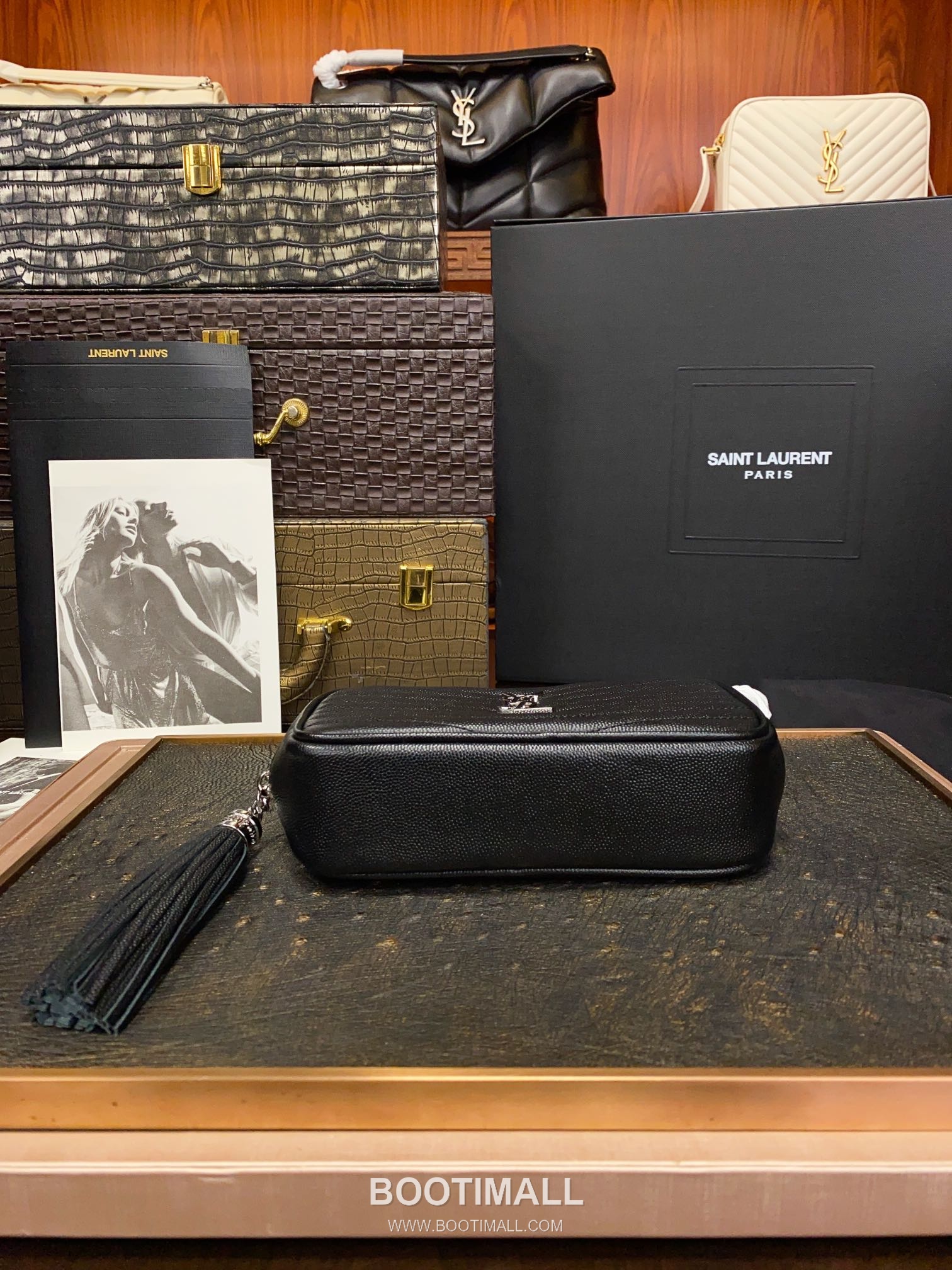 Saint Laurent Lou Camera Bag 612579 Calfskin Leather Shoulder Bag 생로랑 루 카메라백 카프스킨 가죽 숄더백 19cm 4