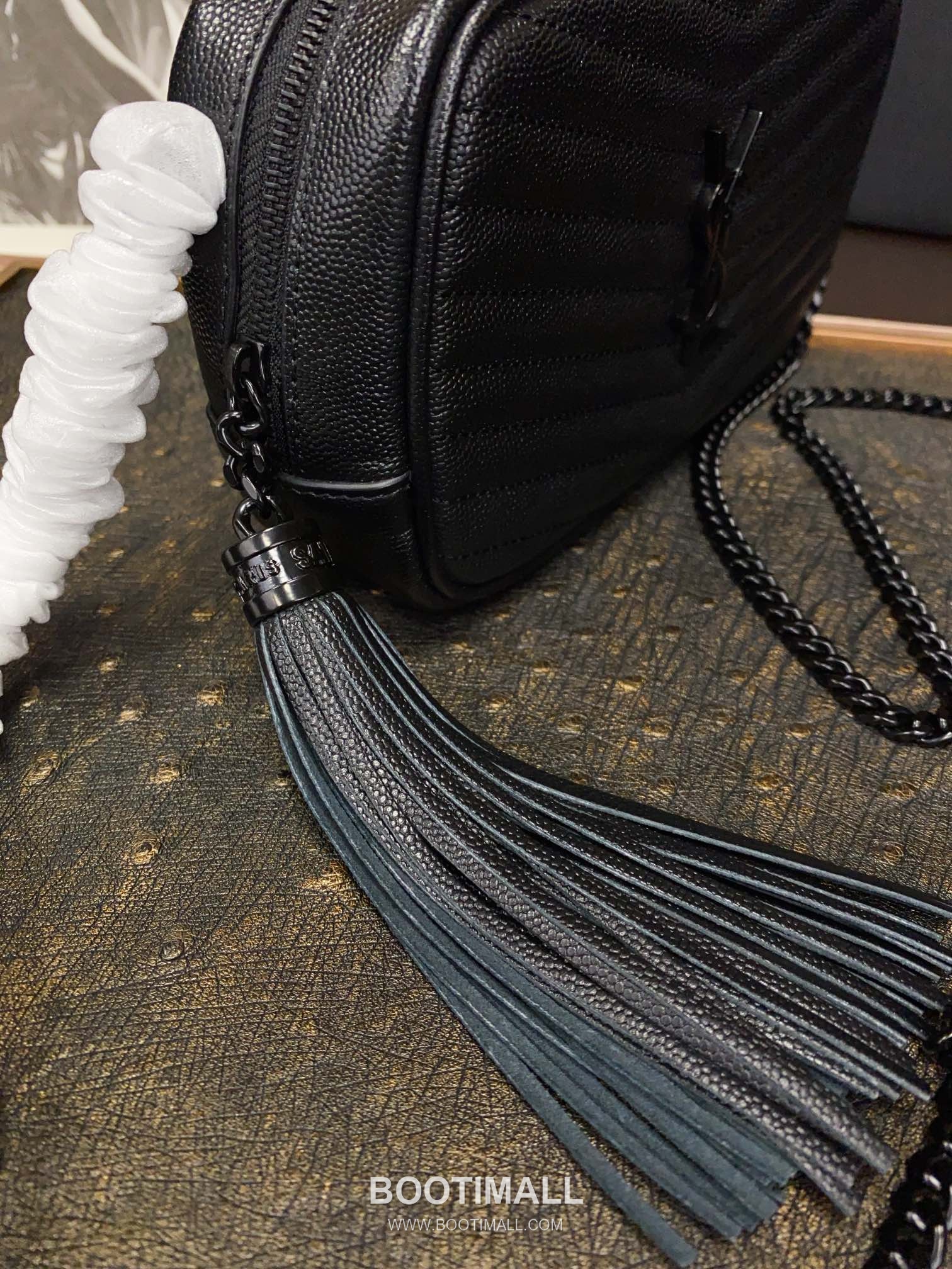 Saint Laurent Lou Camera Bag 612579 Calfskin Leather Shoulder Bag 생로랑 루 카메라백 카프스킨 가죽 숄더백 19cm 6