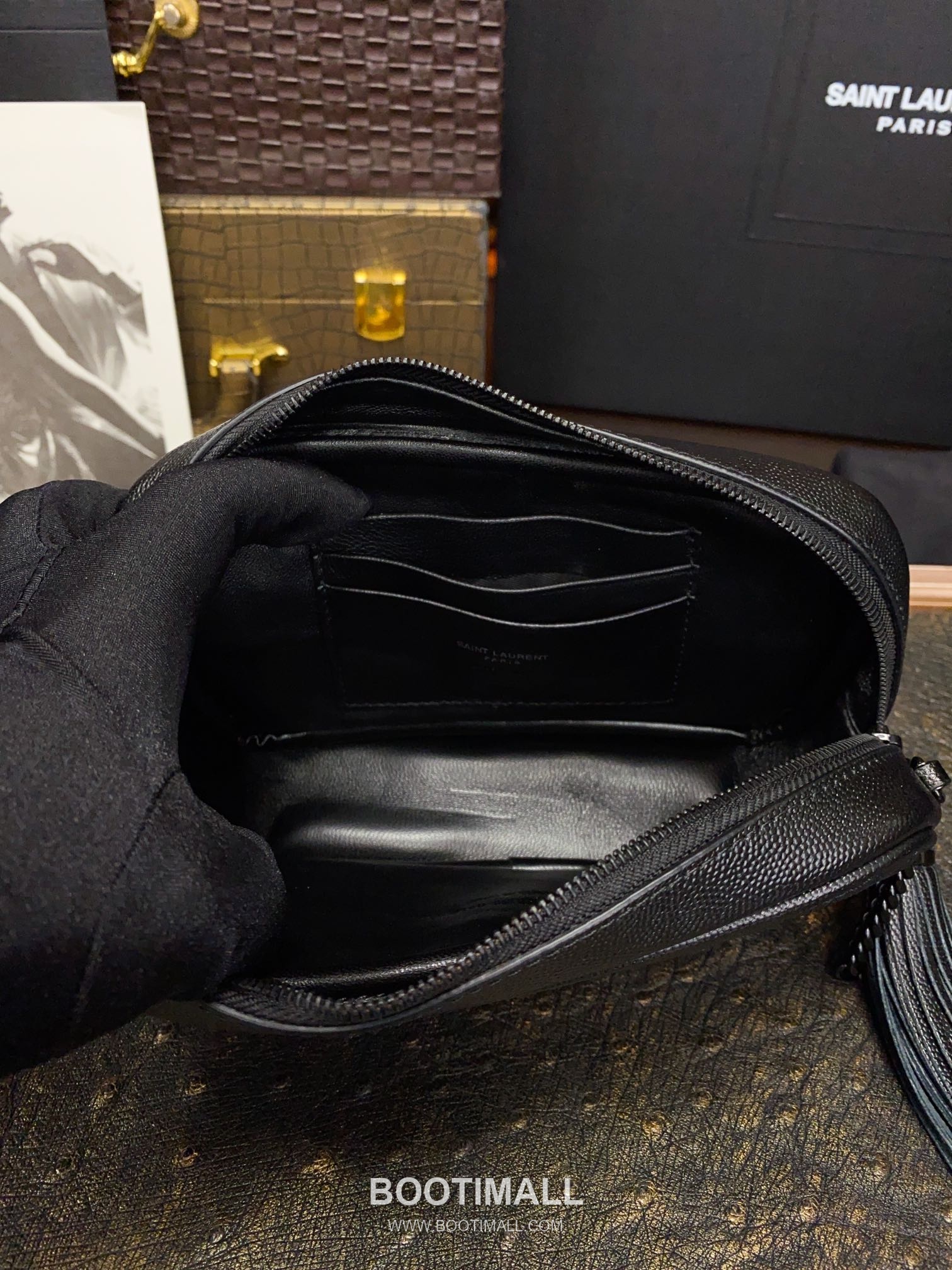 Saint Laurent Lou Camera Bag 612579 Calfskin Leather Shoulder Bag 생로랑 루 카메라백 카프스킨 가죽 숄더백 19cm 8