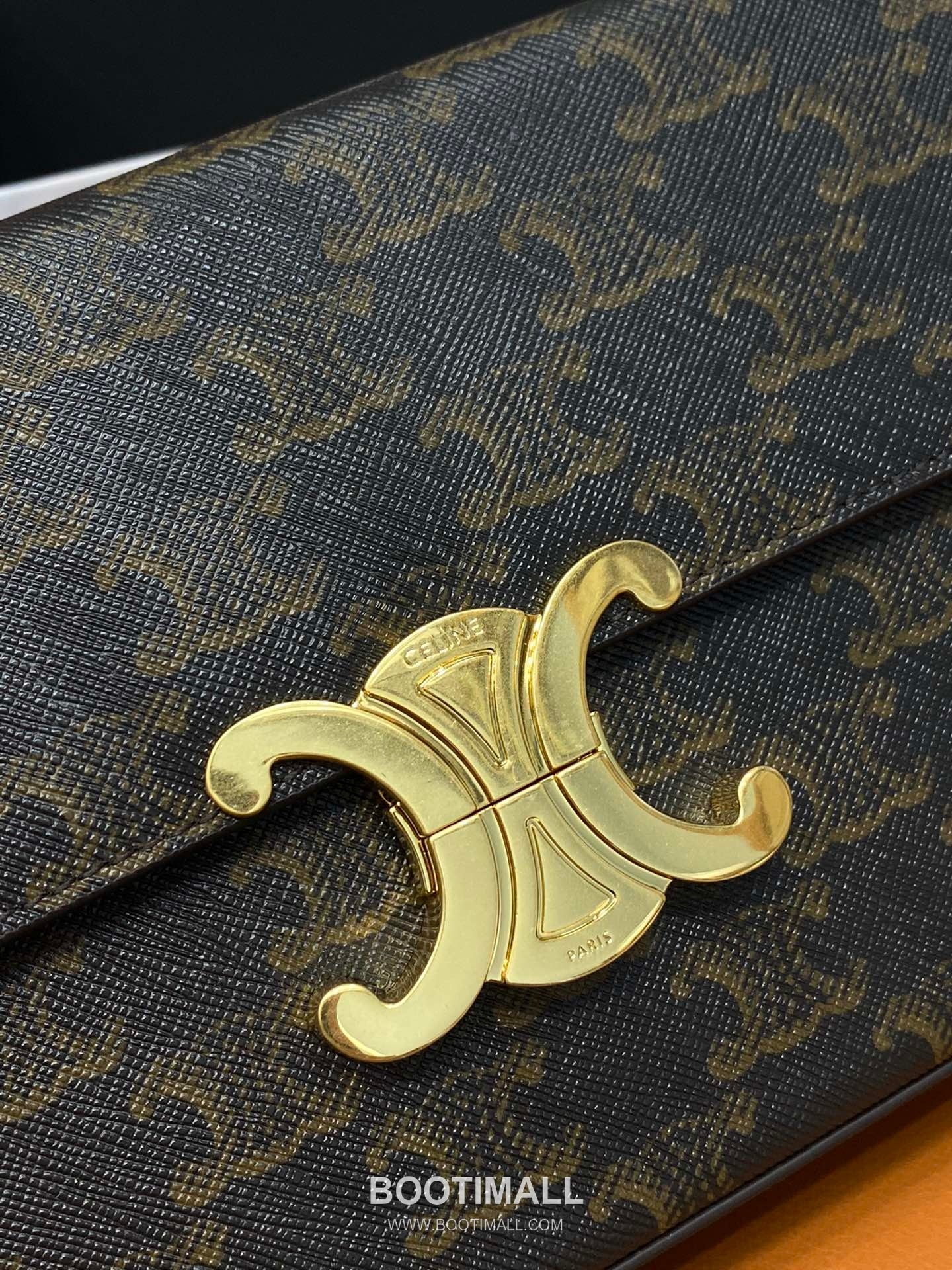 Celine Box Triomphe Canvas Leather Flap Shoulder Bag 199992 셀린느 박스 트리옴프 캔버스 레더 플랩 숄더백 22cm 16