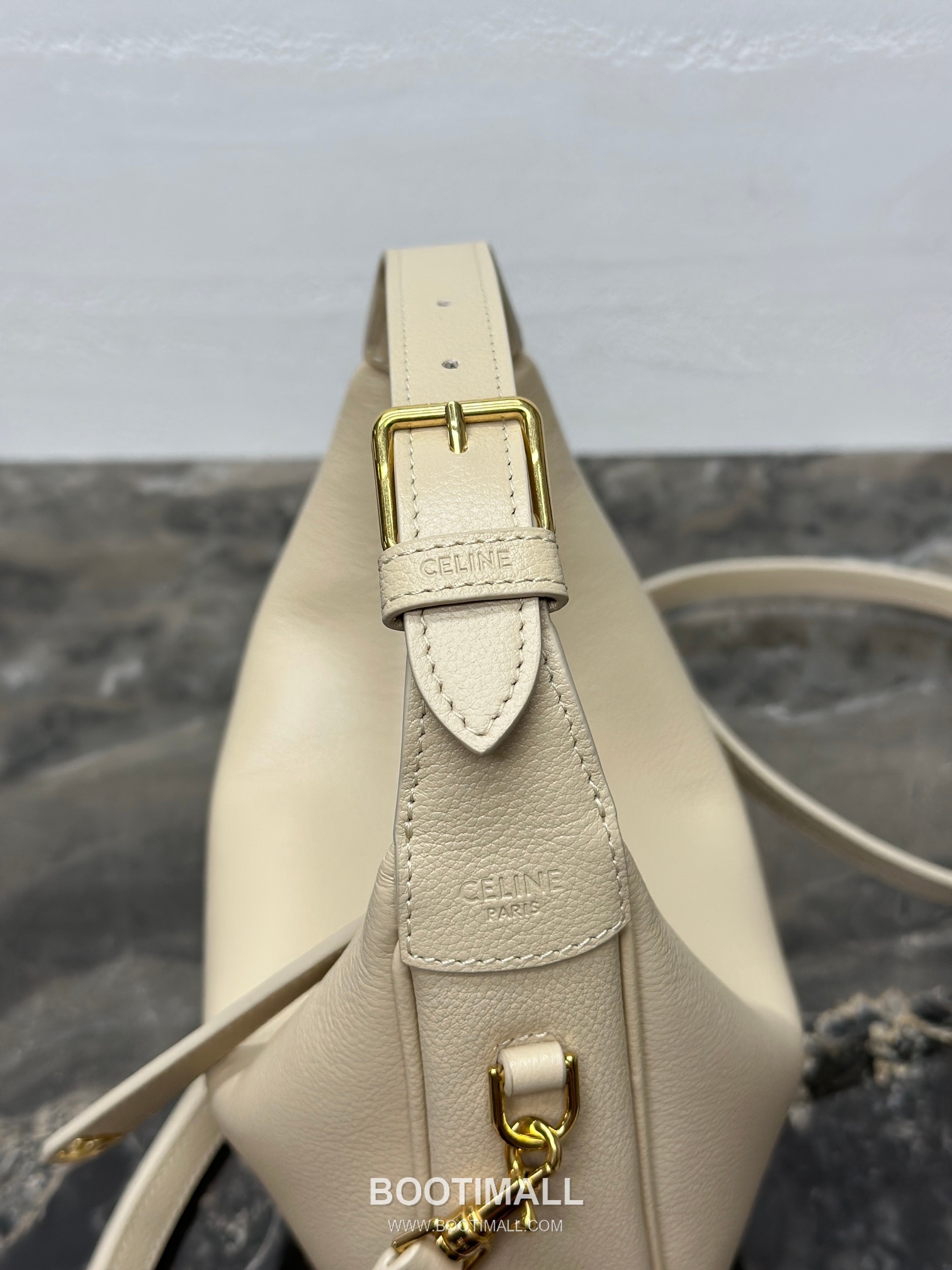 Celine Teen Lulu Grained Calfskin Leather Top Handle Shoulder Bag 120723 셀린느 틴 룰루 그레인 카프스킨 탑핸들 숄더 크로스백 24cm 16