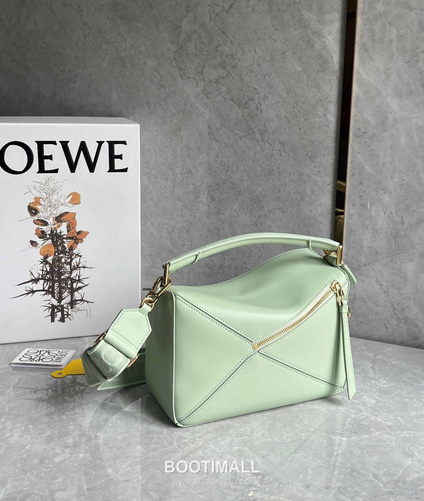 Loewe Puzzle Satin Calfskin Leather Shoulder Bag ID061609 로에베 퍼즐 새틴 카프스킨 레더 숄더 크로스백 24cm 4