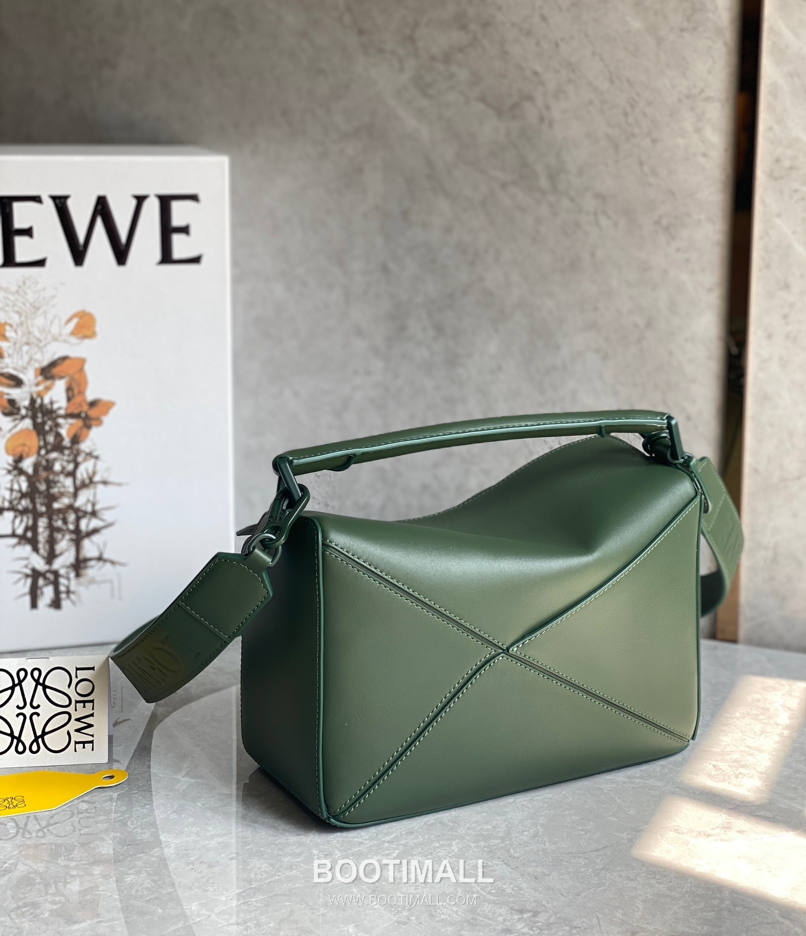 Loewe Puzzle Satin Calfskin Leather Shoulder Bag ID10172 B 로에베 퍼즐 새틴 카프스킨 레더 숄더 크로스백 24cm 8
