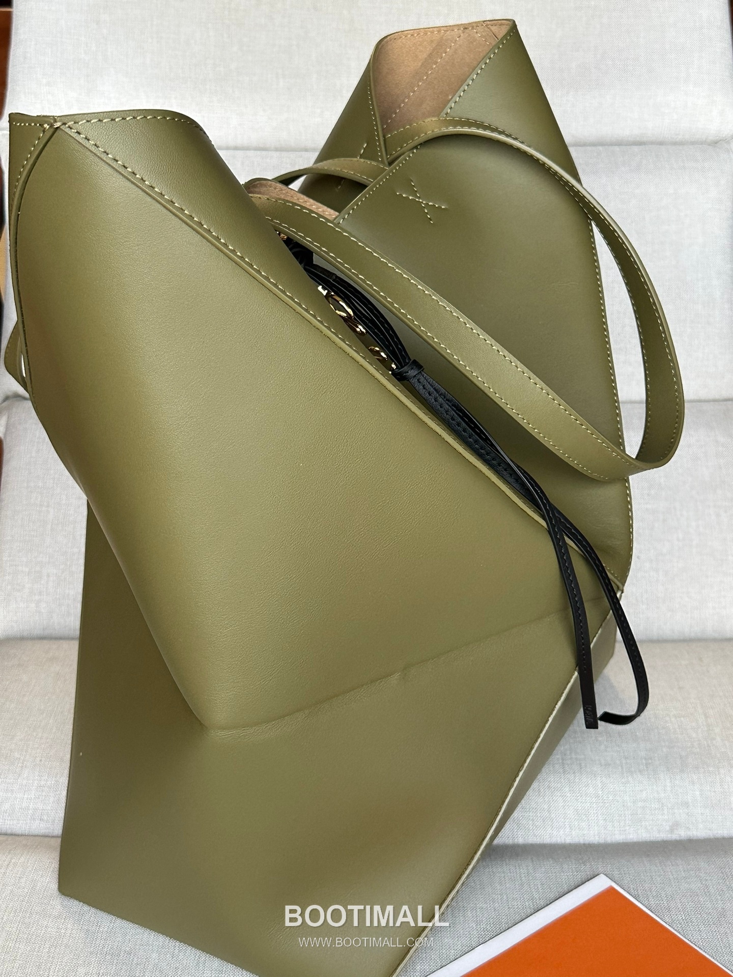 Loewe Puzzle Fold Glossy Calfskin Leather Large Tote Bag 1761 로에베 퍼즐 폴드 글로시 카프스킨 레더 라지 토트백 42cm 7