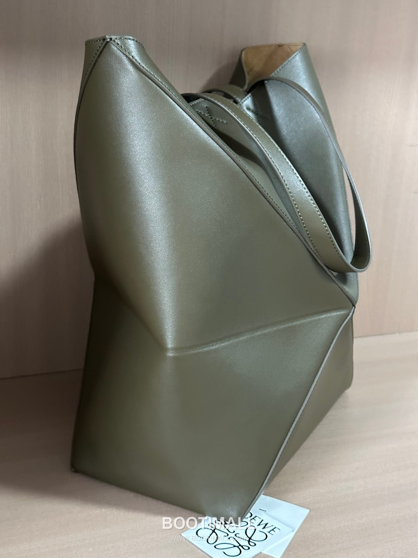 Loewe Puzzle Fold Glossy Calfskin Leather Large Tote Bag 1761 로에베 퍼즐 폴드 글로시 카프스킨 레더 라지 토트백 42cm 2