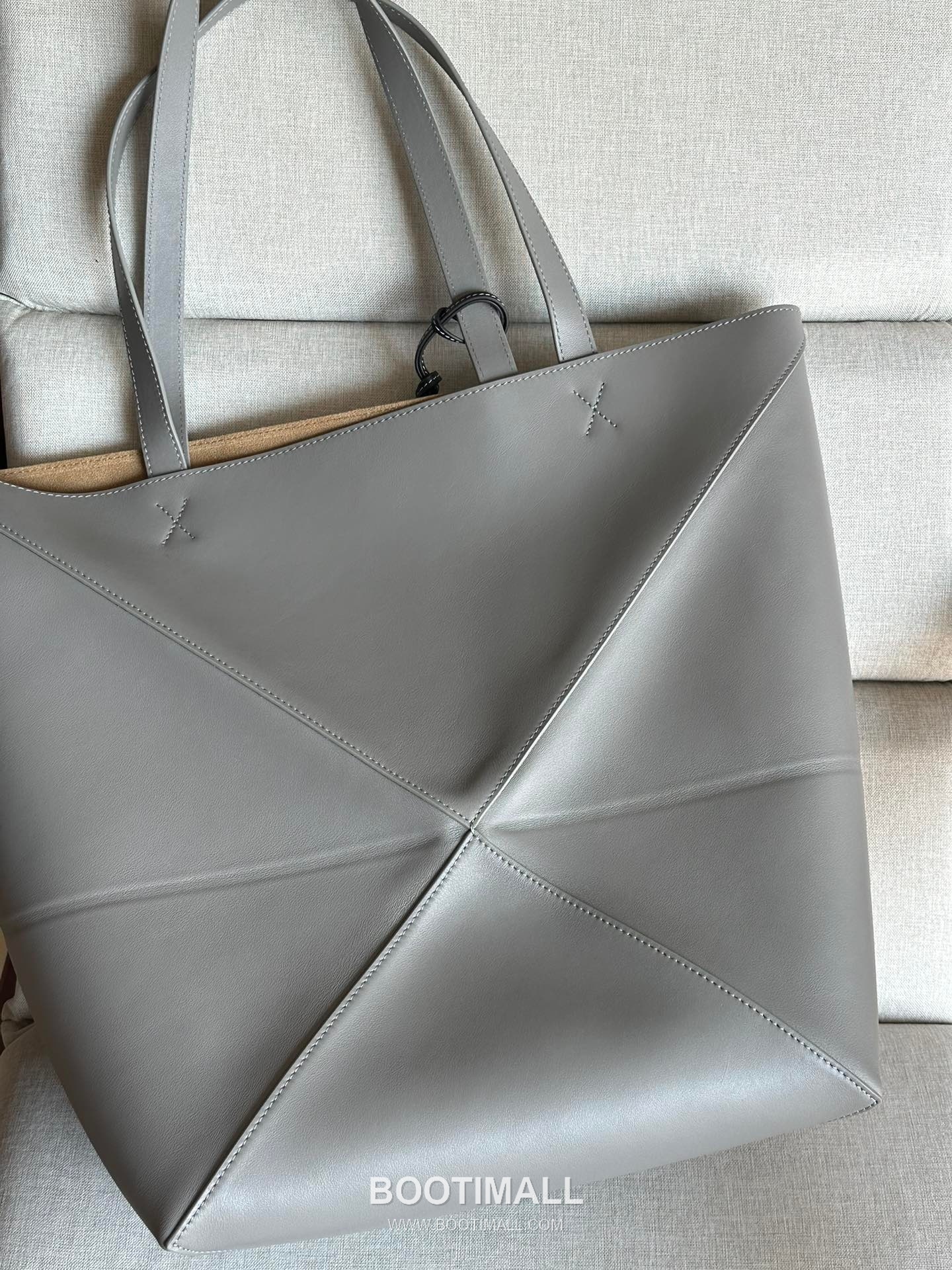 Loewe Puzzle Fold Glossy Calfskin Leather Large Tote Bag 1761 로에베 퍼즐 폴드 글로시 카프스킨 레더 라지 토트백 42cm 2
