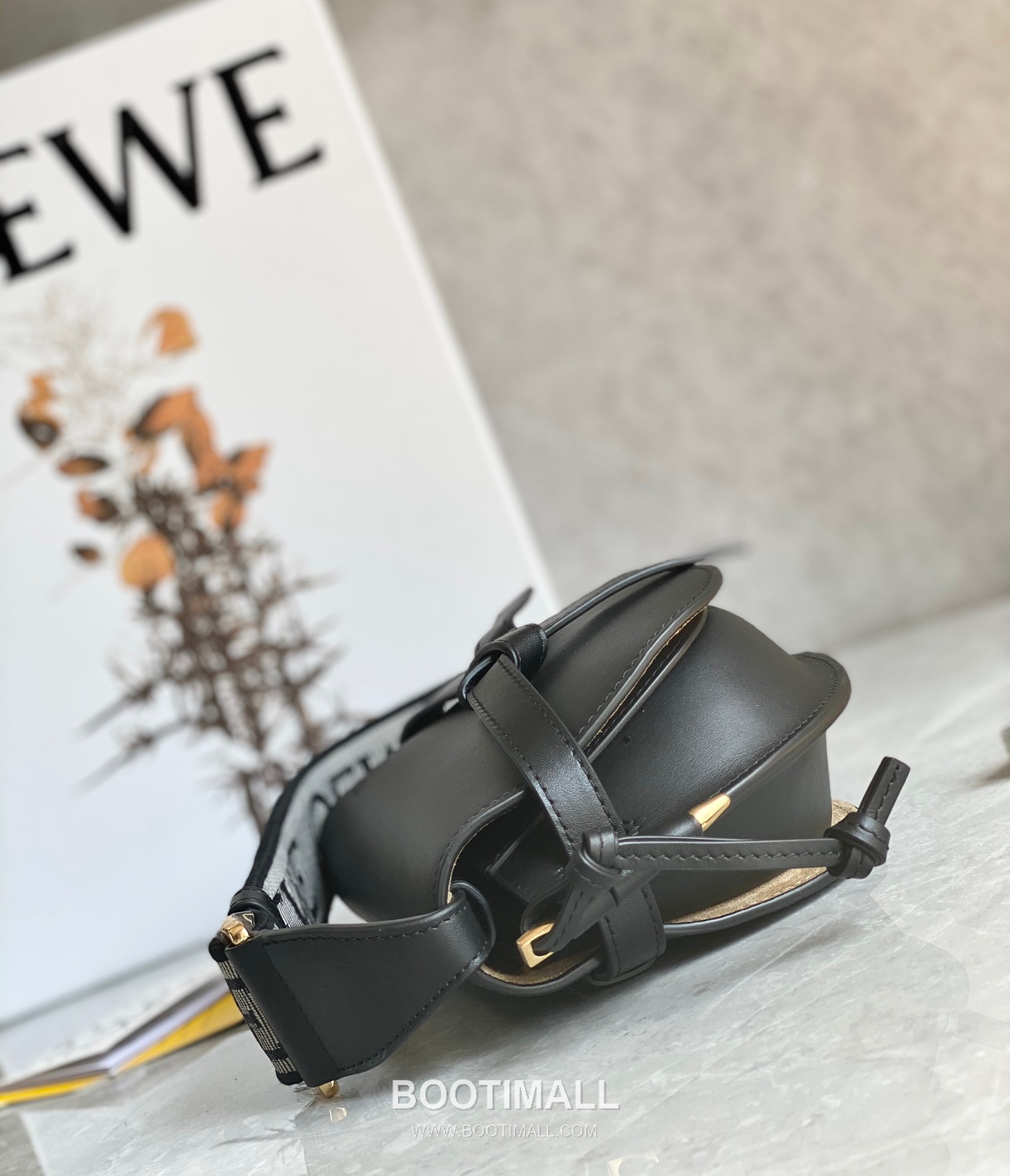 Loewe Mini Gate Dual Calfskin Leather Embroidered Strap Shoulder Bag 10121 로에베 미니 게이트 듀얼 카프스킨 자수 스트랩 숄더 크로스백 21cm 8