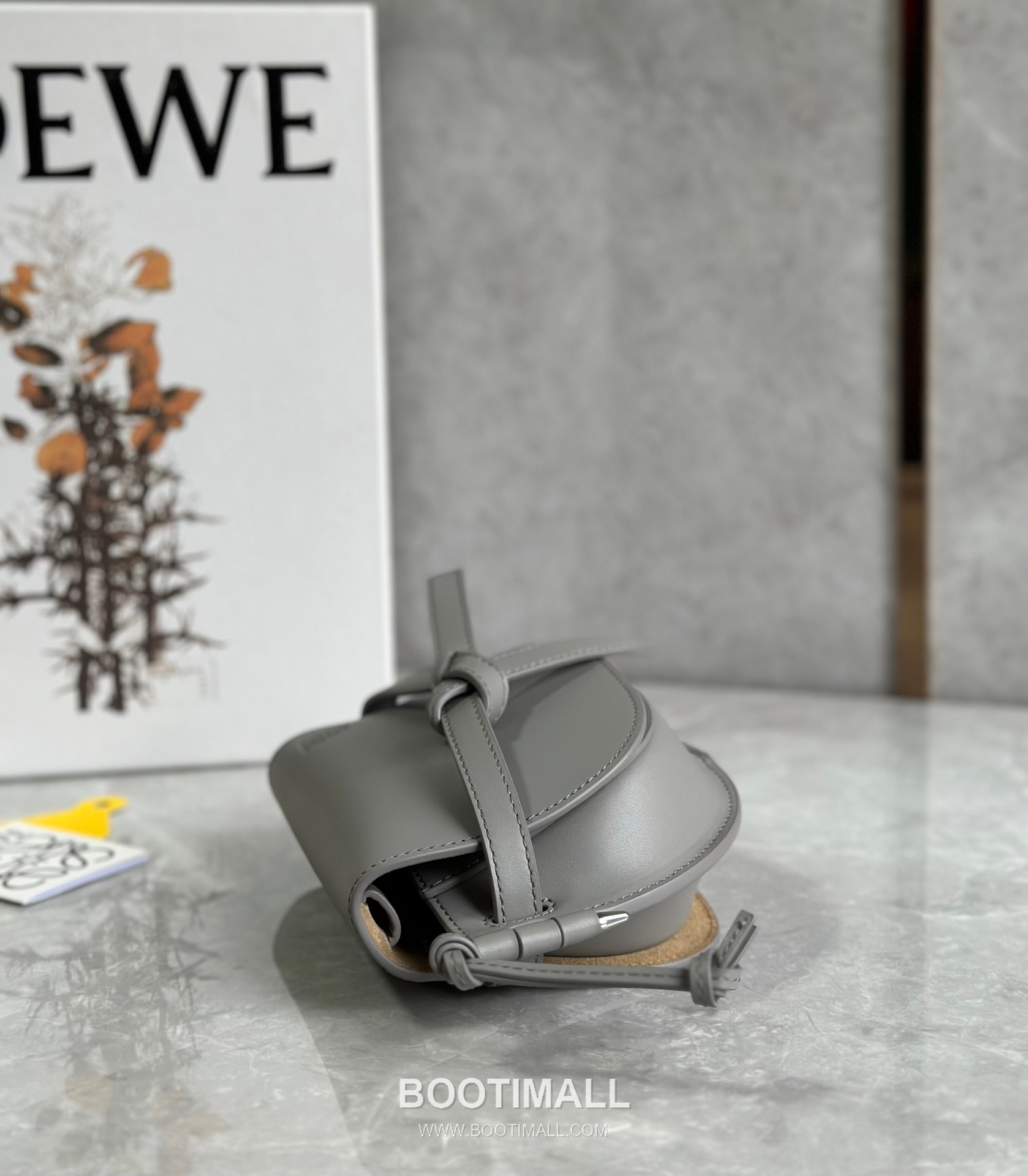 Loewe Mini Gate Dual Calfskin Leather Embroidered Strap Shoulder Bag 10121 로에베 미니 게이트 듀얼 카프스킨 자수 스트랩 숄더 크로스백 21cm 8
