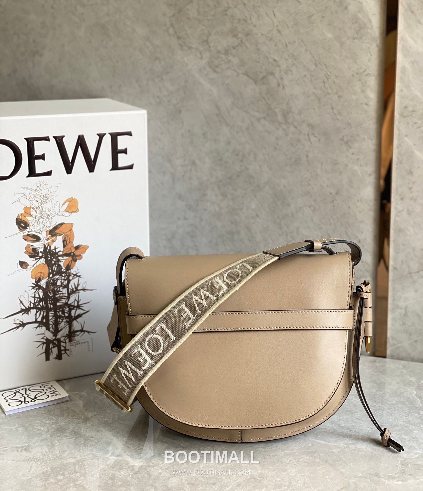 Loewe Gate Dual Calfskin Leather Embroidered Strap Shoulder Bag 10183 로에베 게이트 듀얼 카프스킨 자수 스트랩 숄더 크로스백 25cm 3