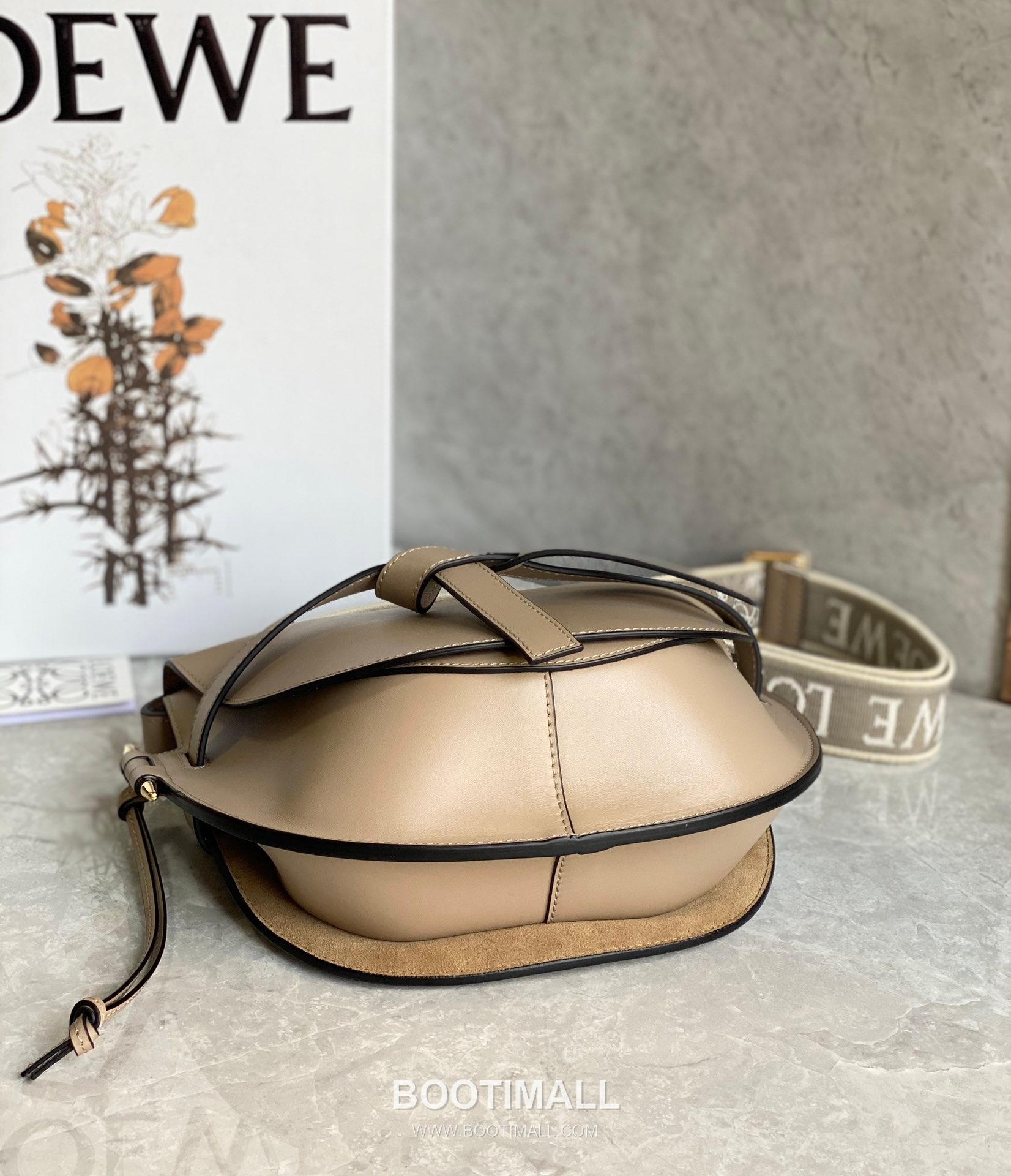 Loewe Gate Dual Calfskin Leather Embroidered Strap Shoulder Bag 10183 로에베 게이트 듀얼 카프스킨 자수 스트랩 숄더 크로스백 25cm 6