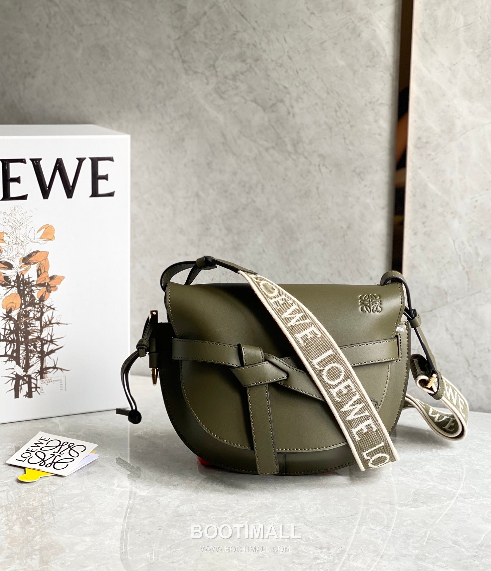 Loewe Gate Dual Calfskin Leather Embroidered Strap Shoulder Bag 10183 로에베 게이트 듀얼 카프스킨 자수 스트랩 숄더 크로스백 25cm 1