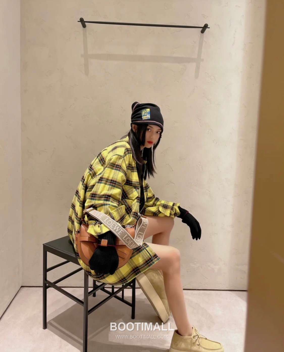 Loewe Gate Dual Calfskin Leather Embroidered Strap Shoulder Bag 10183 로에베 게이트 듀얼 카프스킨 자수 스트랩 숄더 크로스백 25cm 16