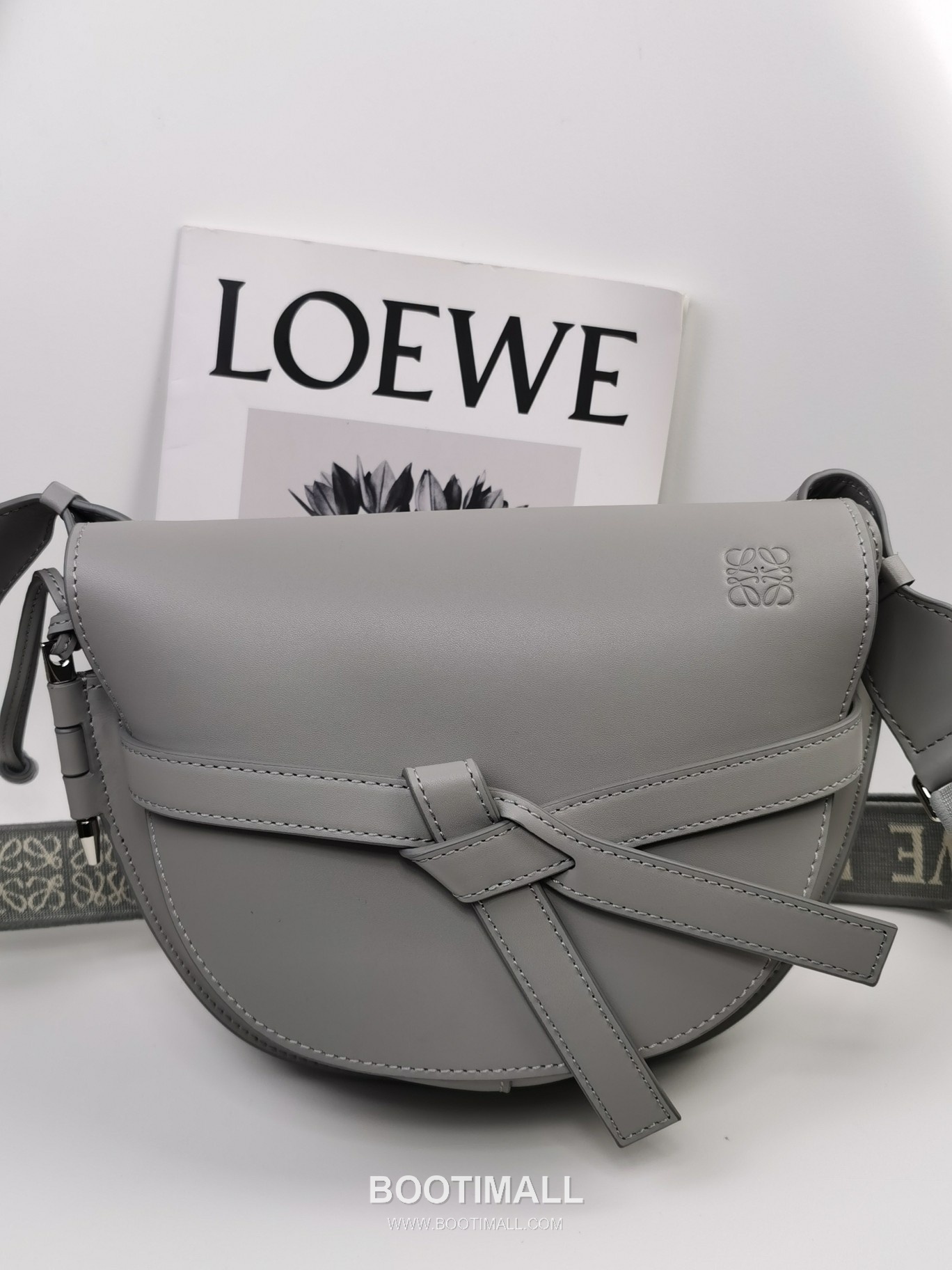 Loewe Gate Dual Calfskin Leather Embroidered Strap Shoulder Bag 10183 로에베 게이트 듀얼 카프스킨 자수 스트랩 숄더 크로스백 25cm 1