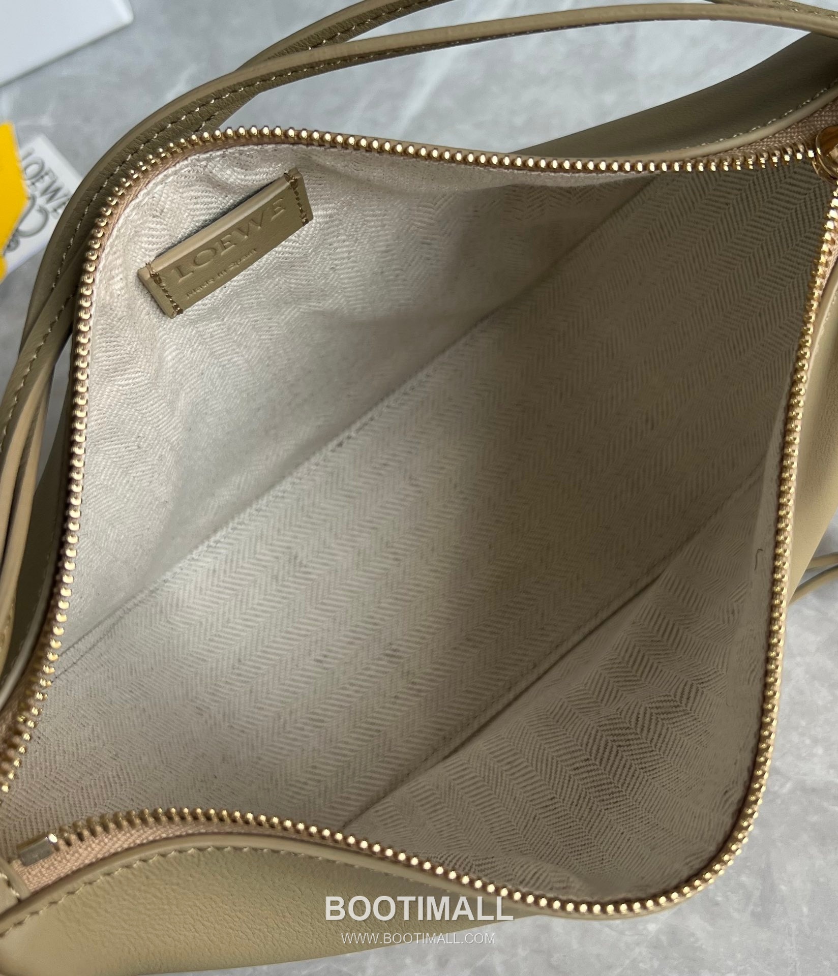 Loewe Hammock Calfskin Leather Hobo Shoulder Bag 263317 로에베 해먹 카프스킨 레더 호보 숄더 크로스백 28cm 8