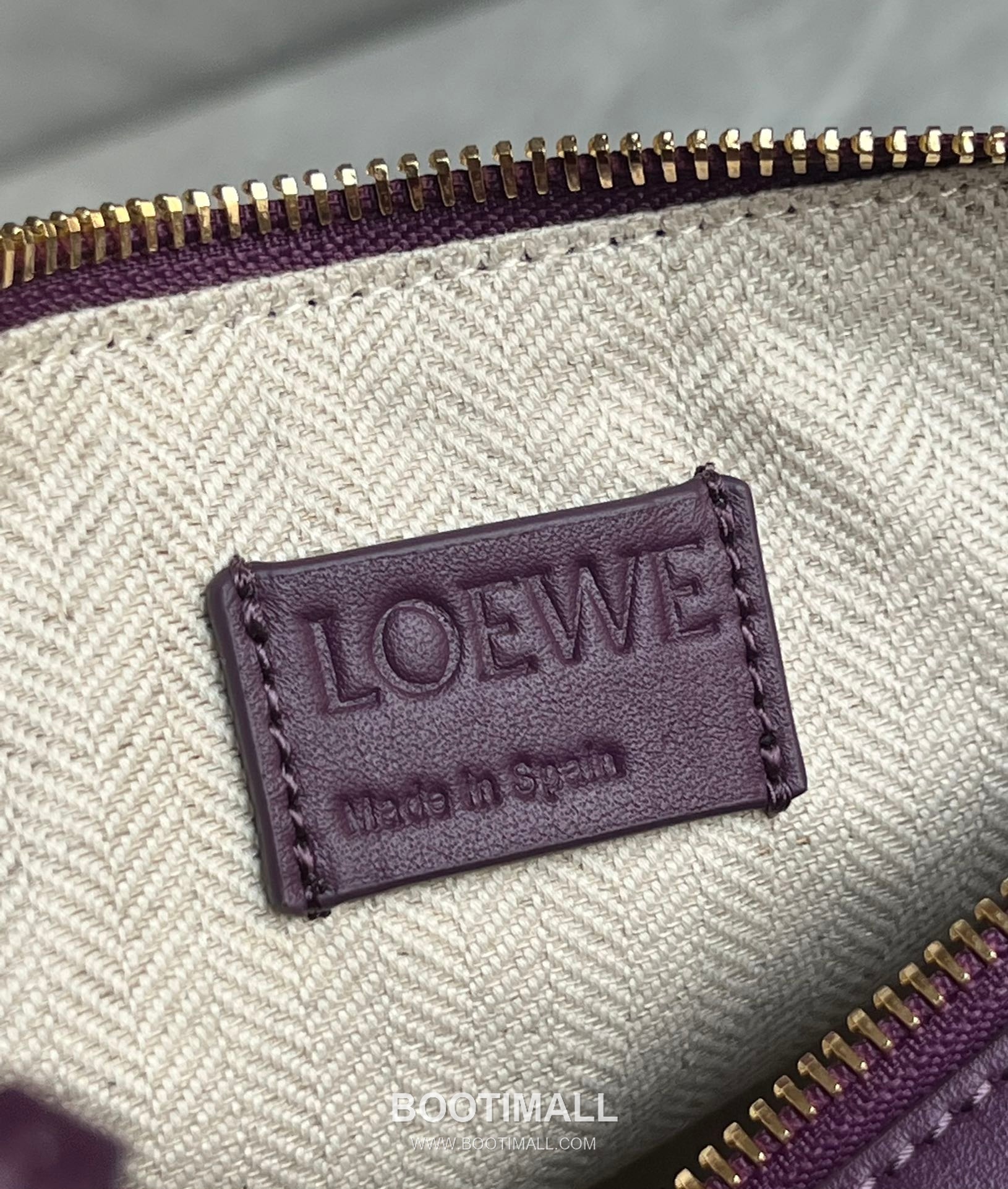 Loewe Hammock Calfskin Leather Hobo Shoulder Bag 263317 로에베 해먹 카프스킨 레더 호보 숄더 크로스백 28cm 15