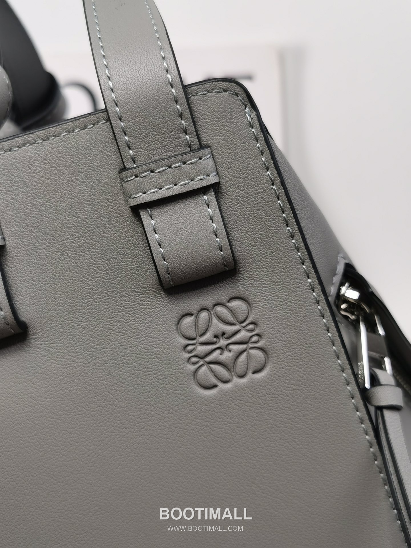 Loewe Hammock Compact Grained Calfskin Leather Shoulder Bag 8047 로에베 해먹 컴팩트 그레인 카프스킨 숄더 크로스백 20cm 4