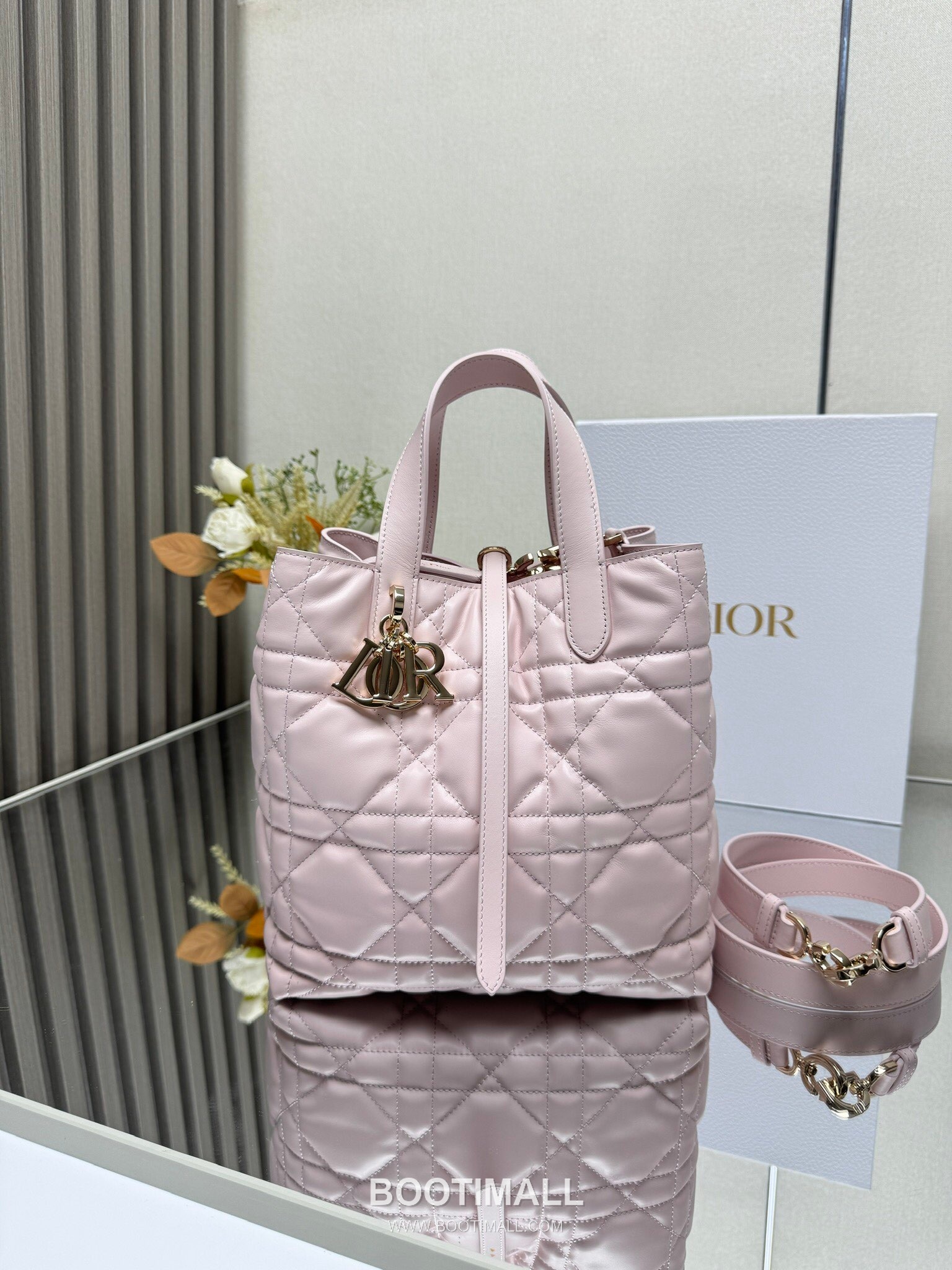 Dior Toujours Cannage Calfskin Vertical Tote Bag M2836 디올 투주르 까나쥬 카프스킨 버티컬 토트백 23cm 6