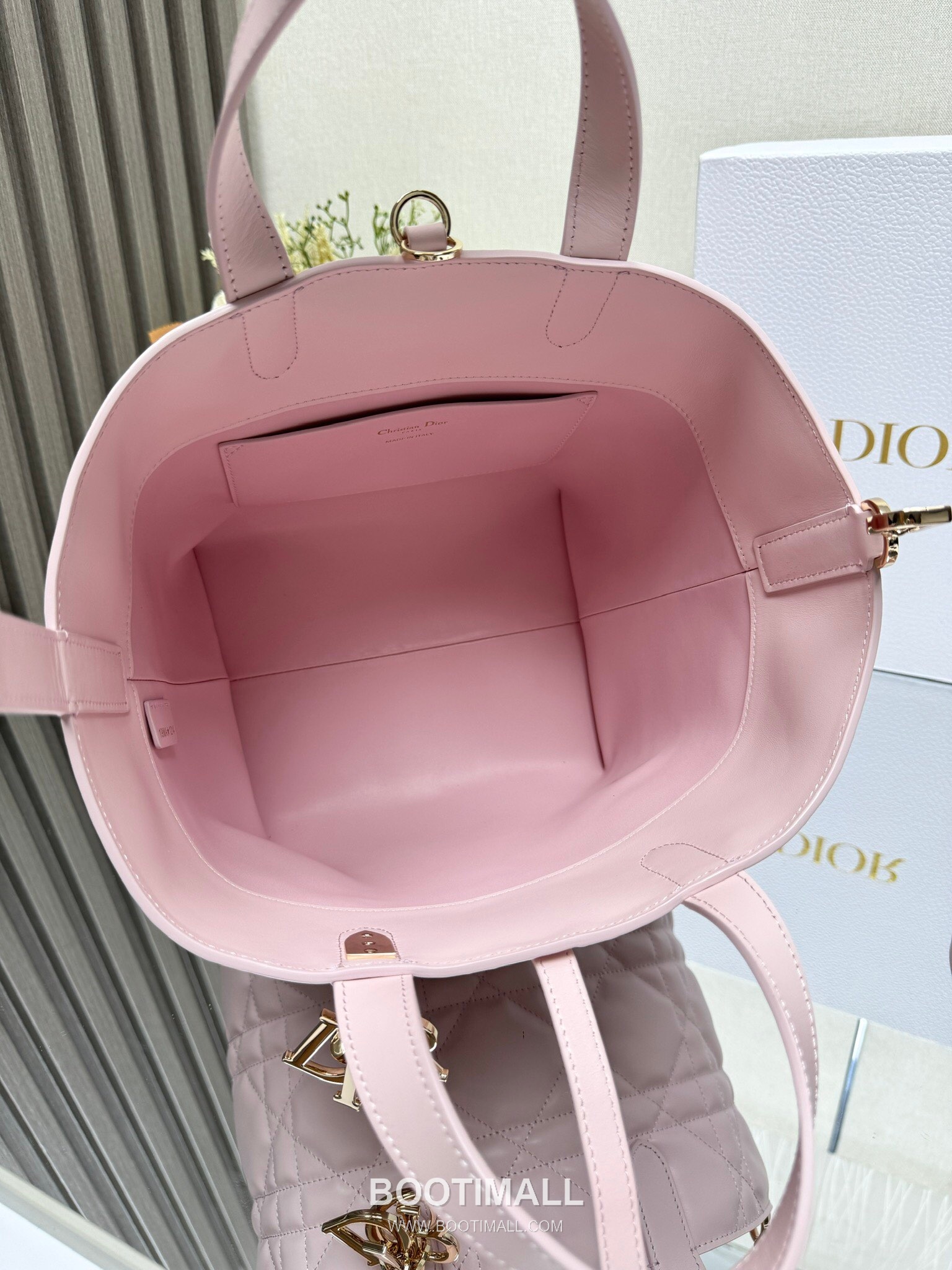 Dior Toujours Cannage Calfskin Vertical Tote Bag M2836 디올 투주르 까나쥬 카프스킨 버티컬 토트백 23cm 9