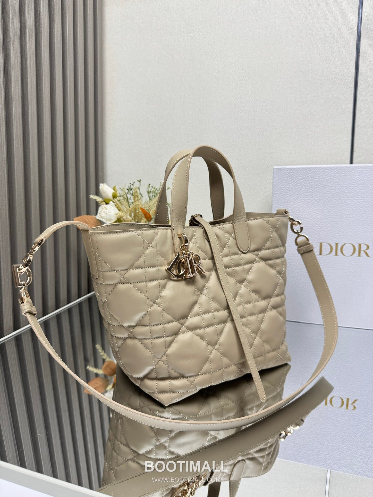 Dior Toujours Cannage Calfskin Vertical Tote Bag M2836 디올 투주르 까나쥬 카프스킨 버티컬 토트백 23cm 3