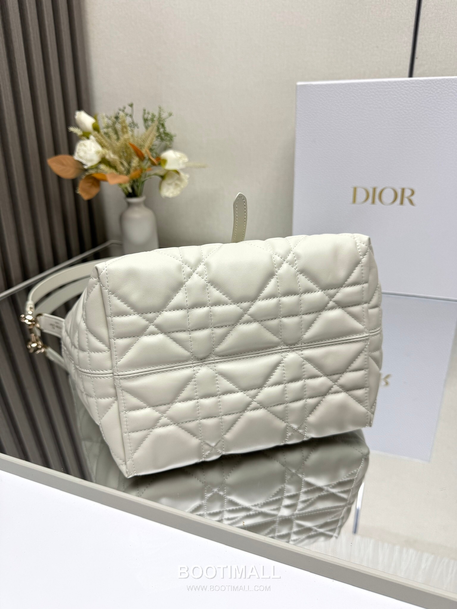 Dior Toujours Cannage Calfskin Vertical Tote Bag M2836 디올 투주르 까나쥬 카프스킨 버티컬 토트백 23cm 5